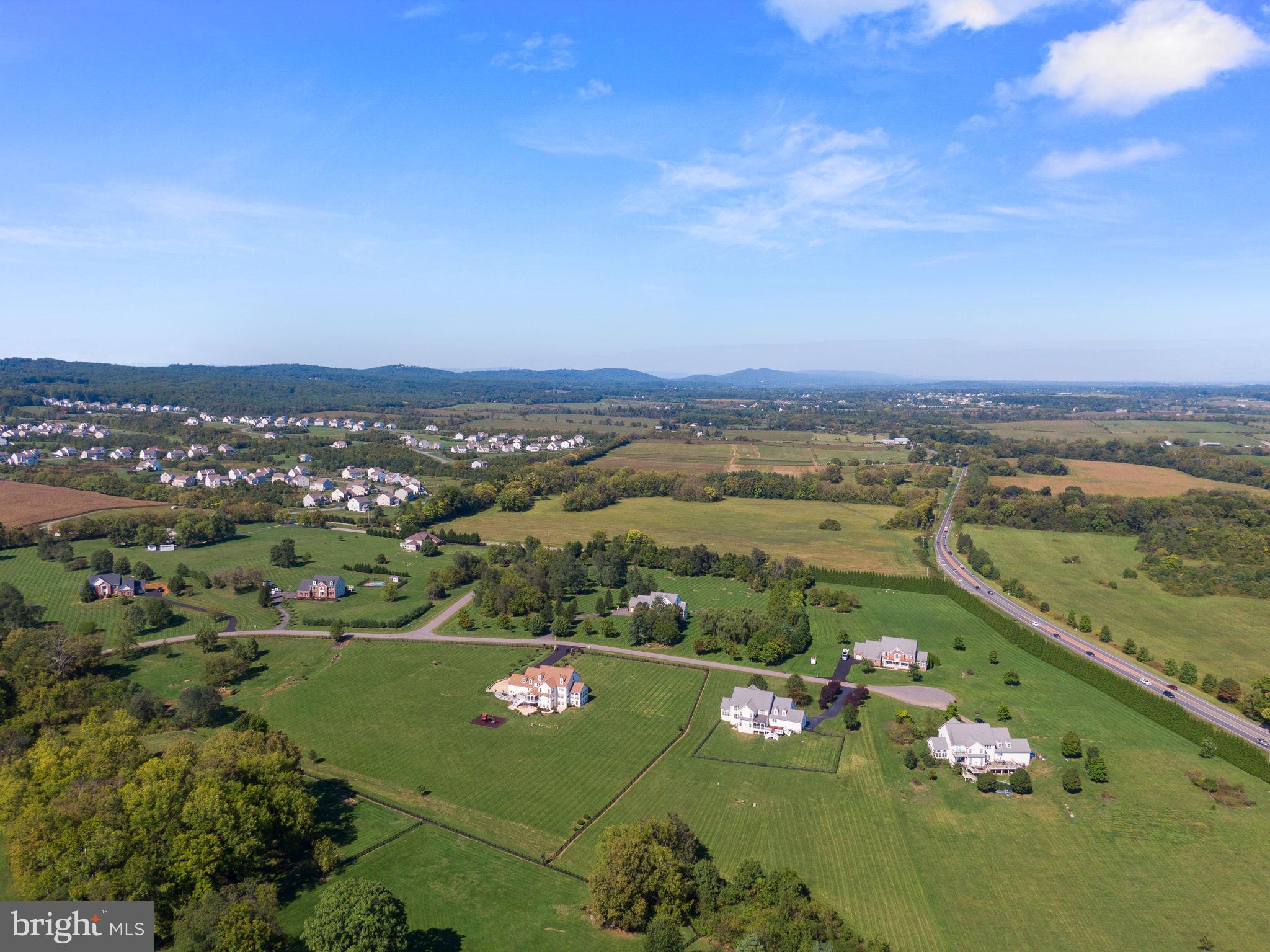 LEESBURG CROSSING - Residential