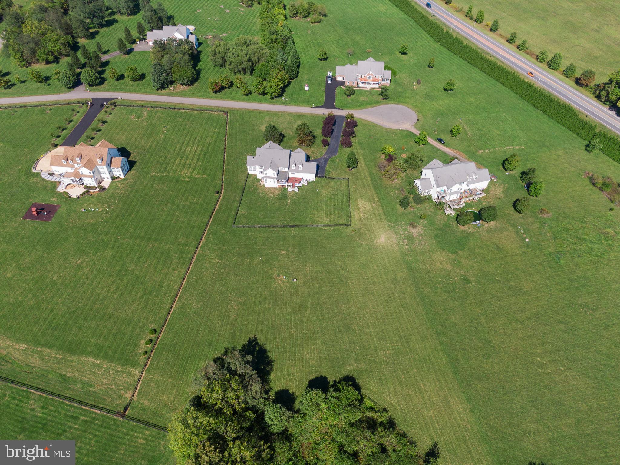 LEESBURG CROSSING - Residential