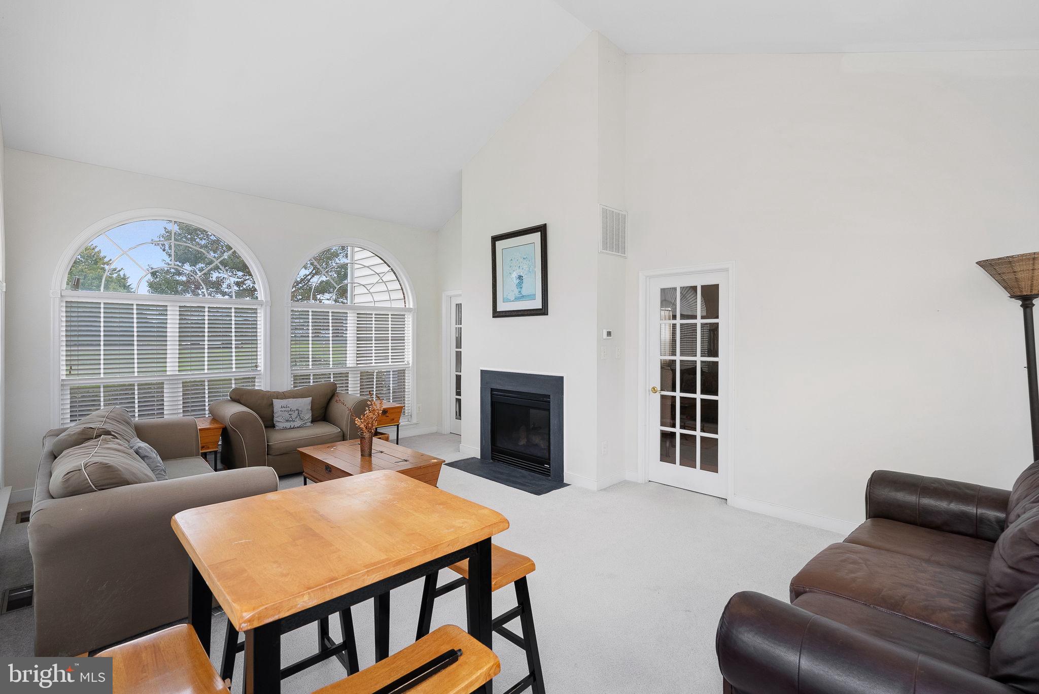 LEESBURG CROSSING - Residential