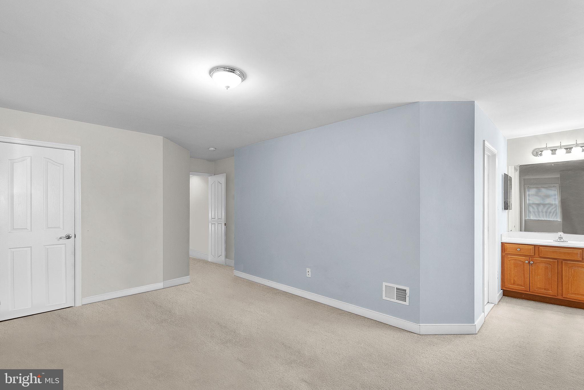 LEESBURG CROSSING - Residential