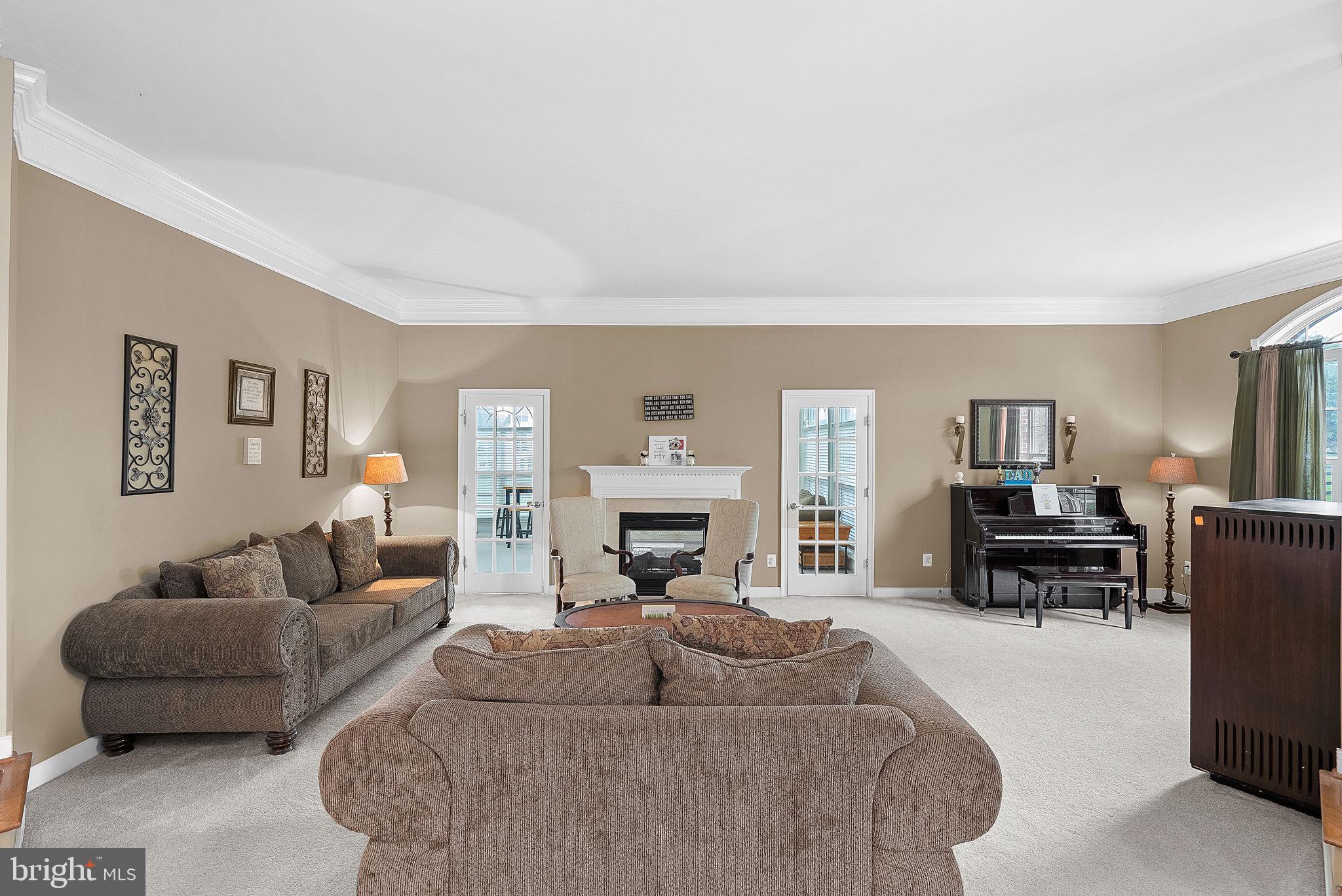 LEESBURG CROSSING - Residential