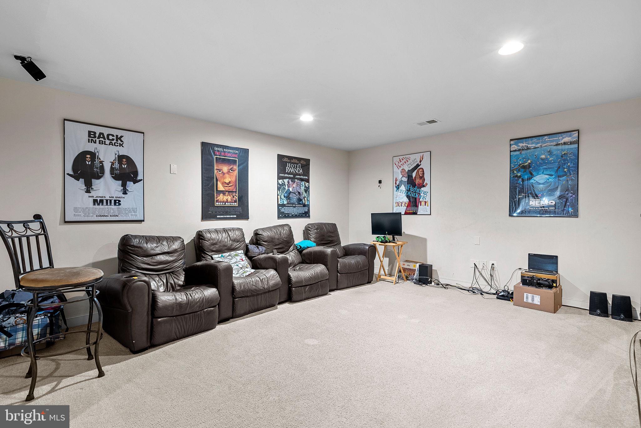 LEESBURG CROSSING - Residential