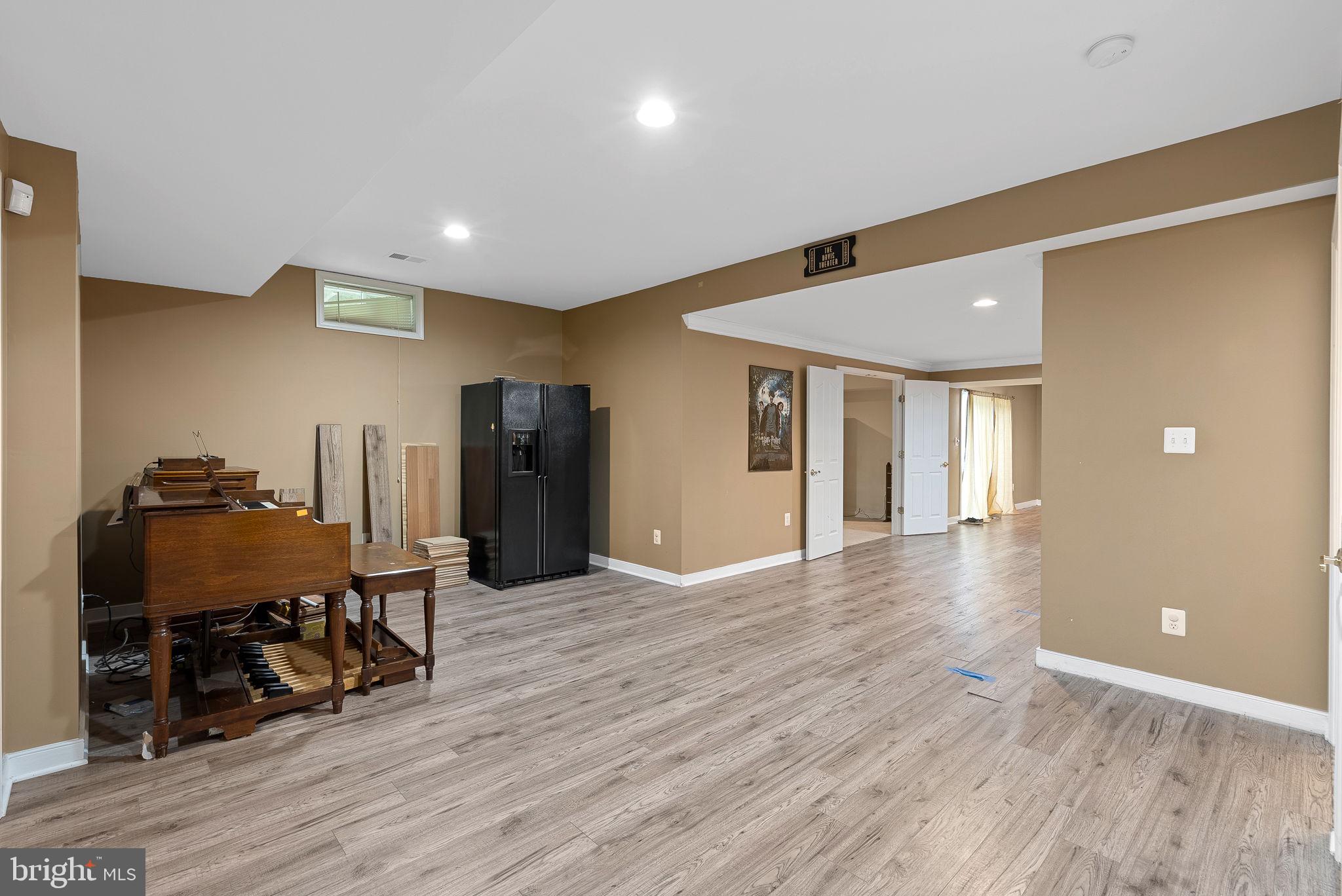 LEESBURG CROSSING - Residential