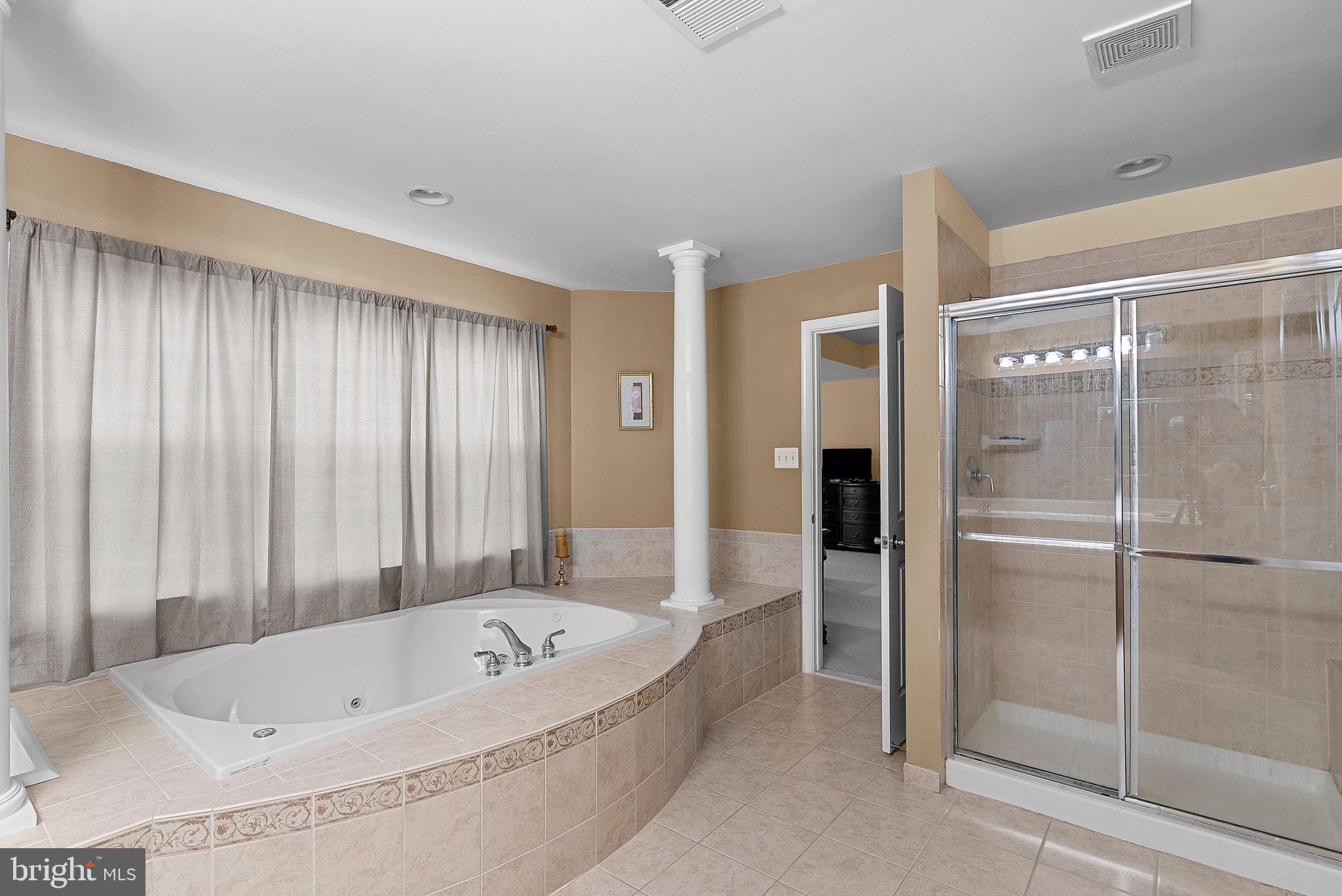 LEESBURG CROSSING - Residential