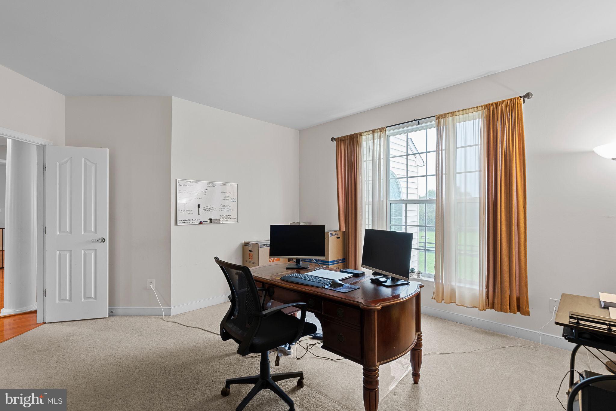 LEESBURG CROSSING - Residential