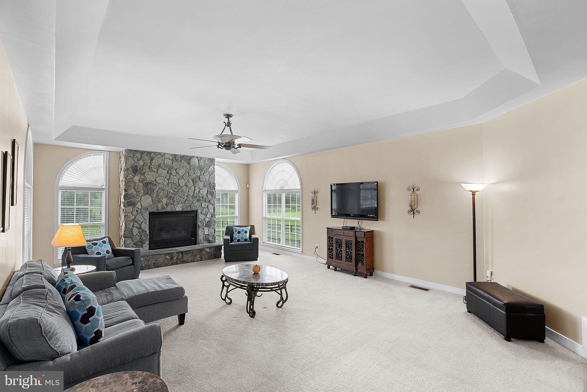 LEESBURG CROSSING - Residential