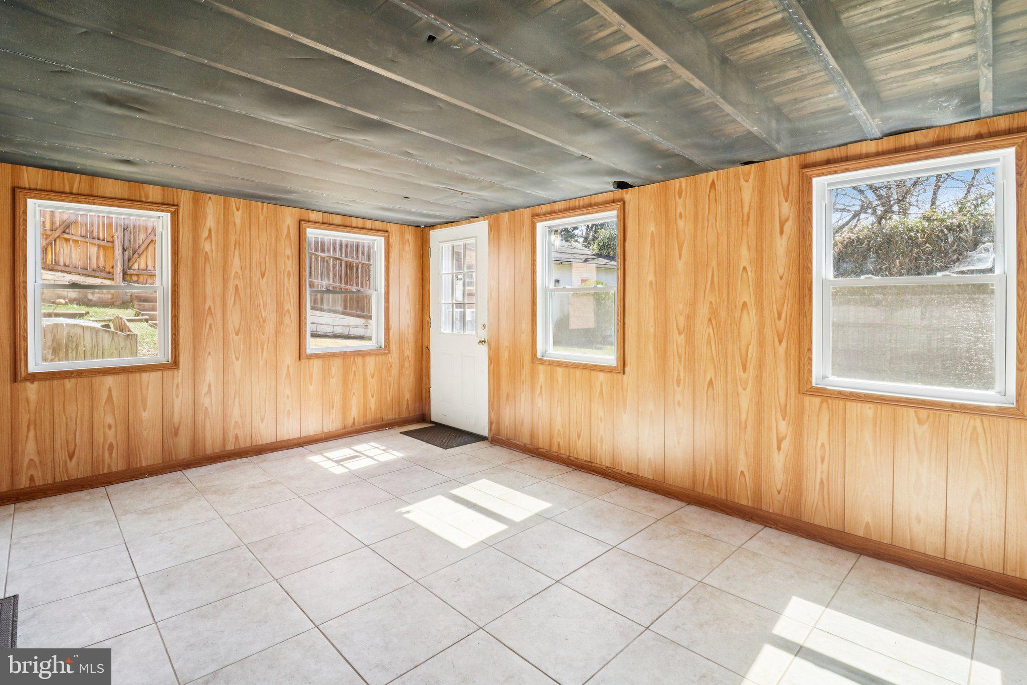 CALVERTON - Residential