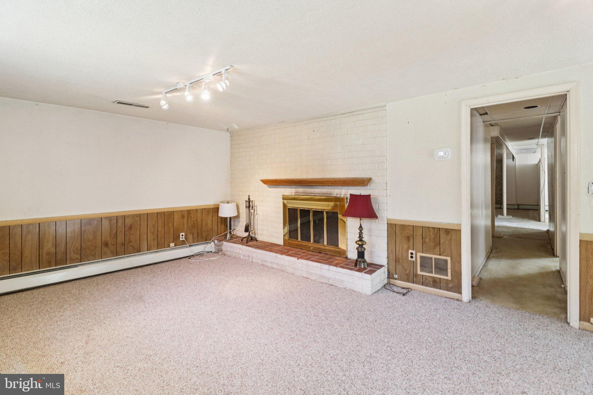 CALVERTON - Residential