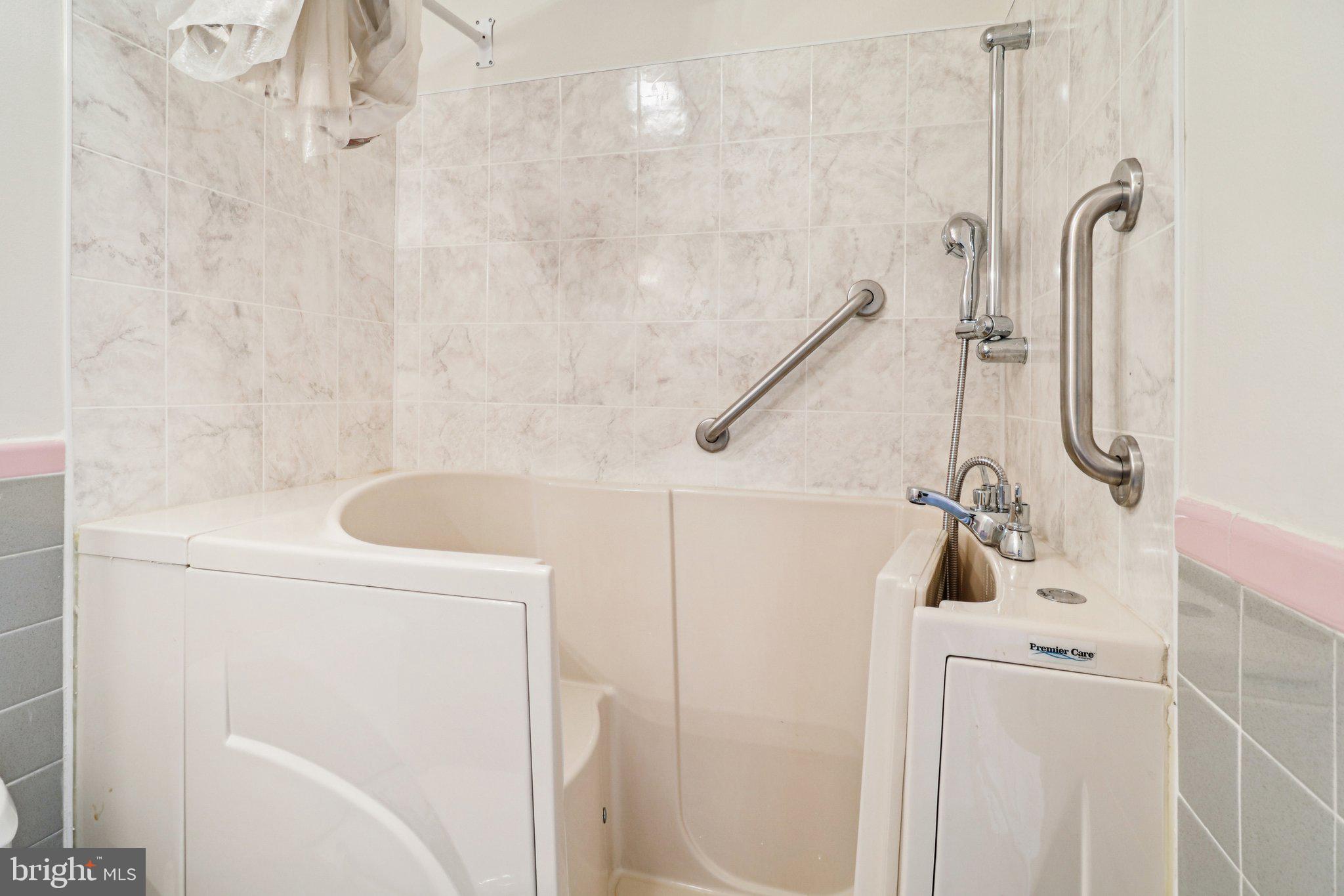 CALVERTON - Residential