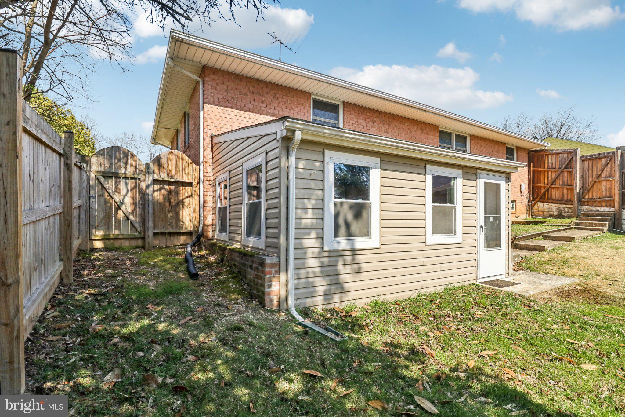 CALVERTON - Residential