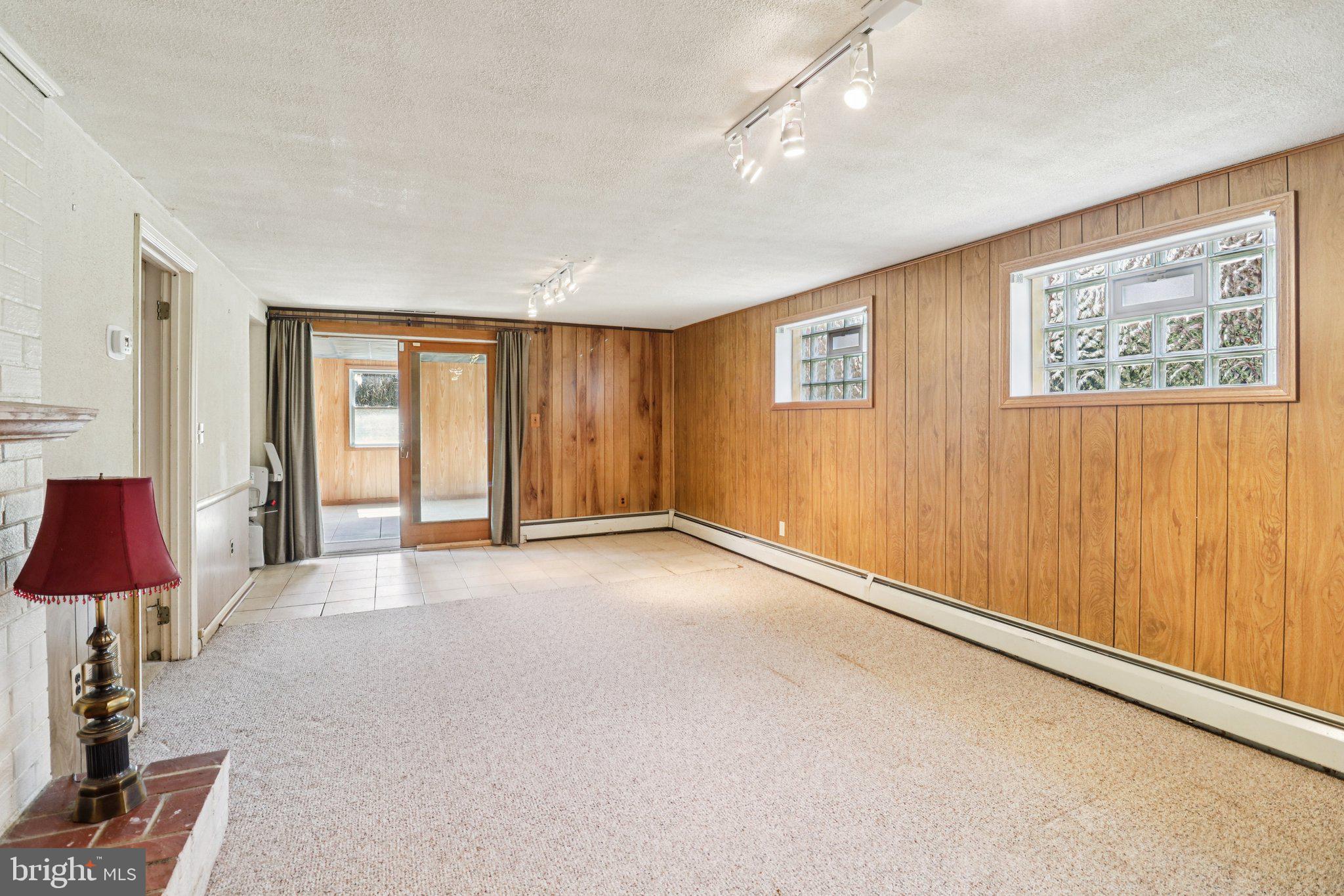 CALVERTON - Residential