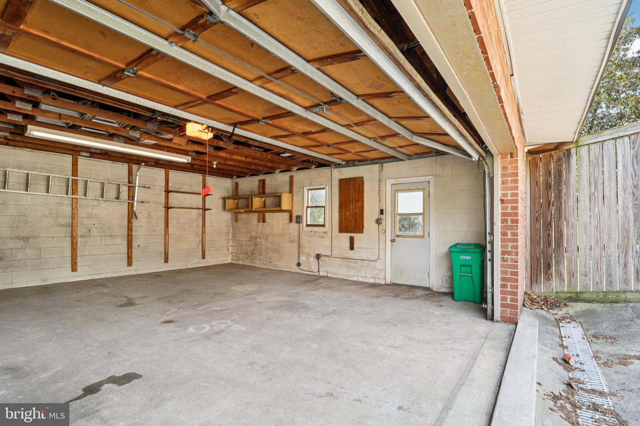 CALVERTON - Residential