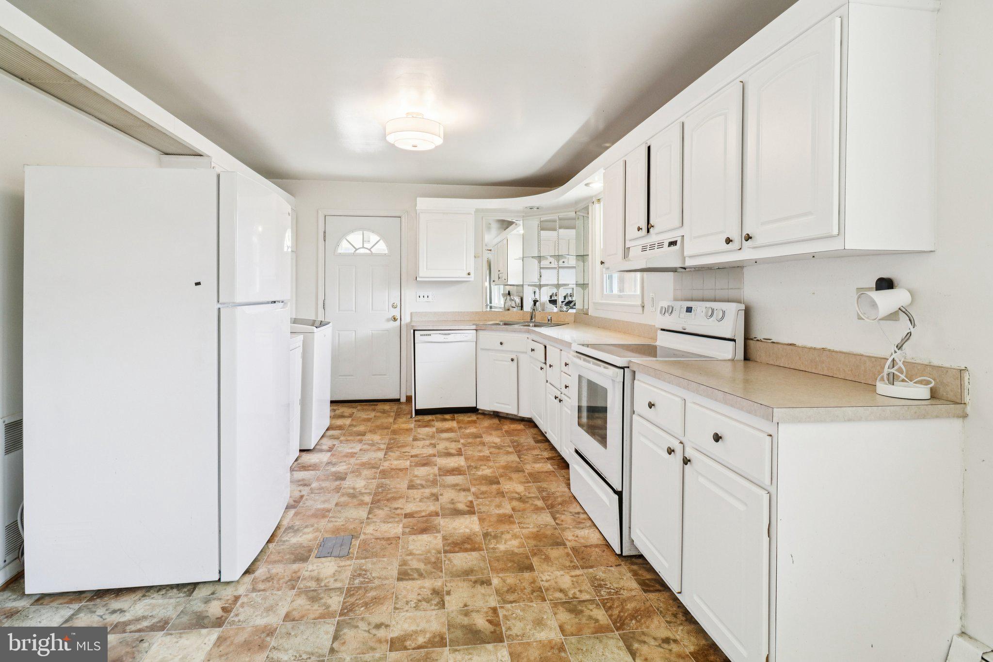 CALVERTON - Residential