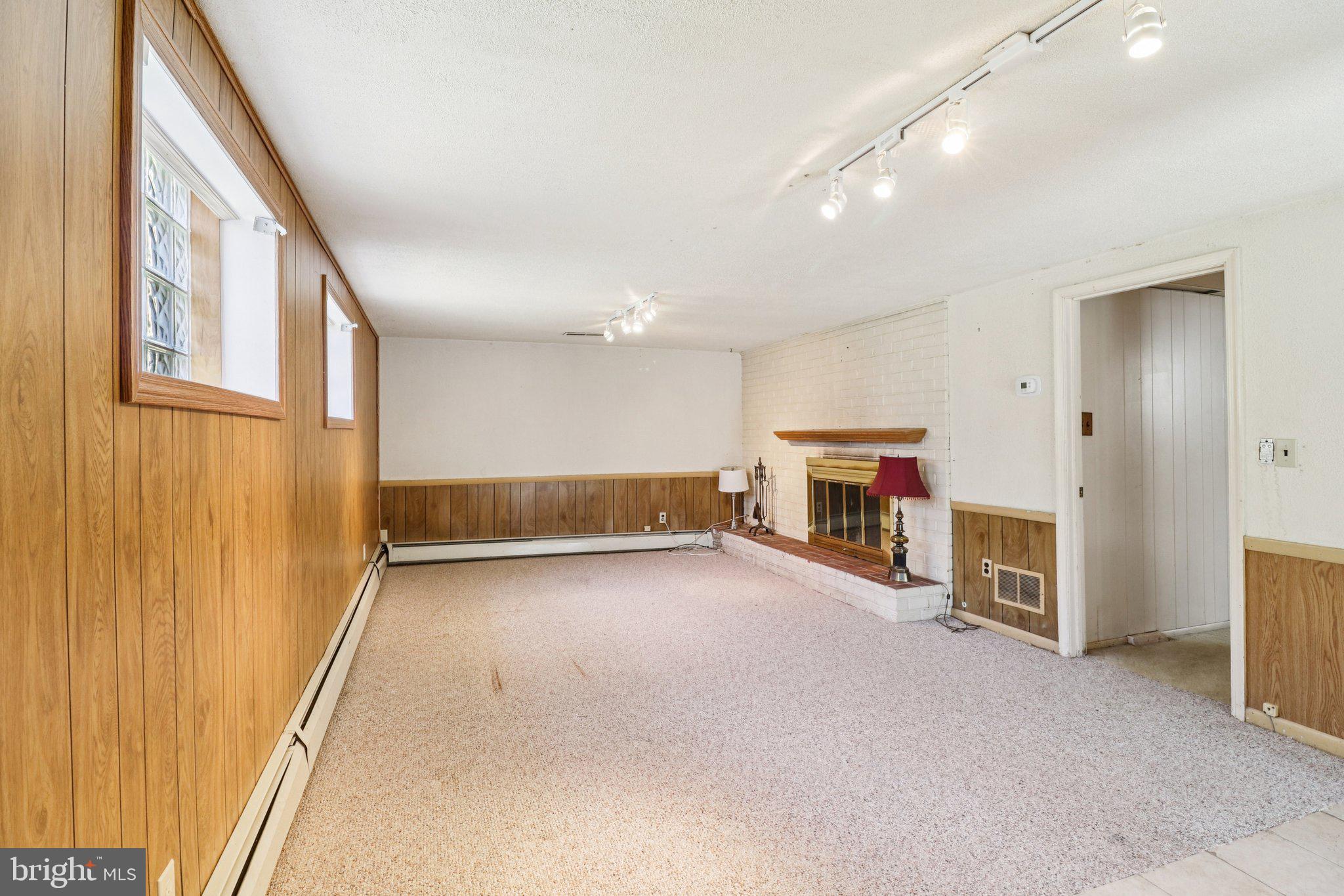 CALVERTON - Residential