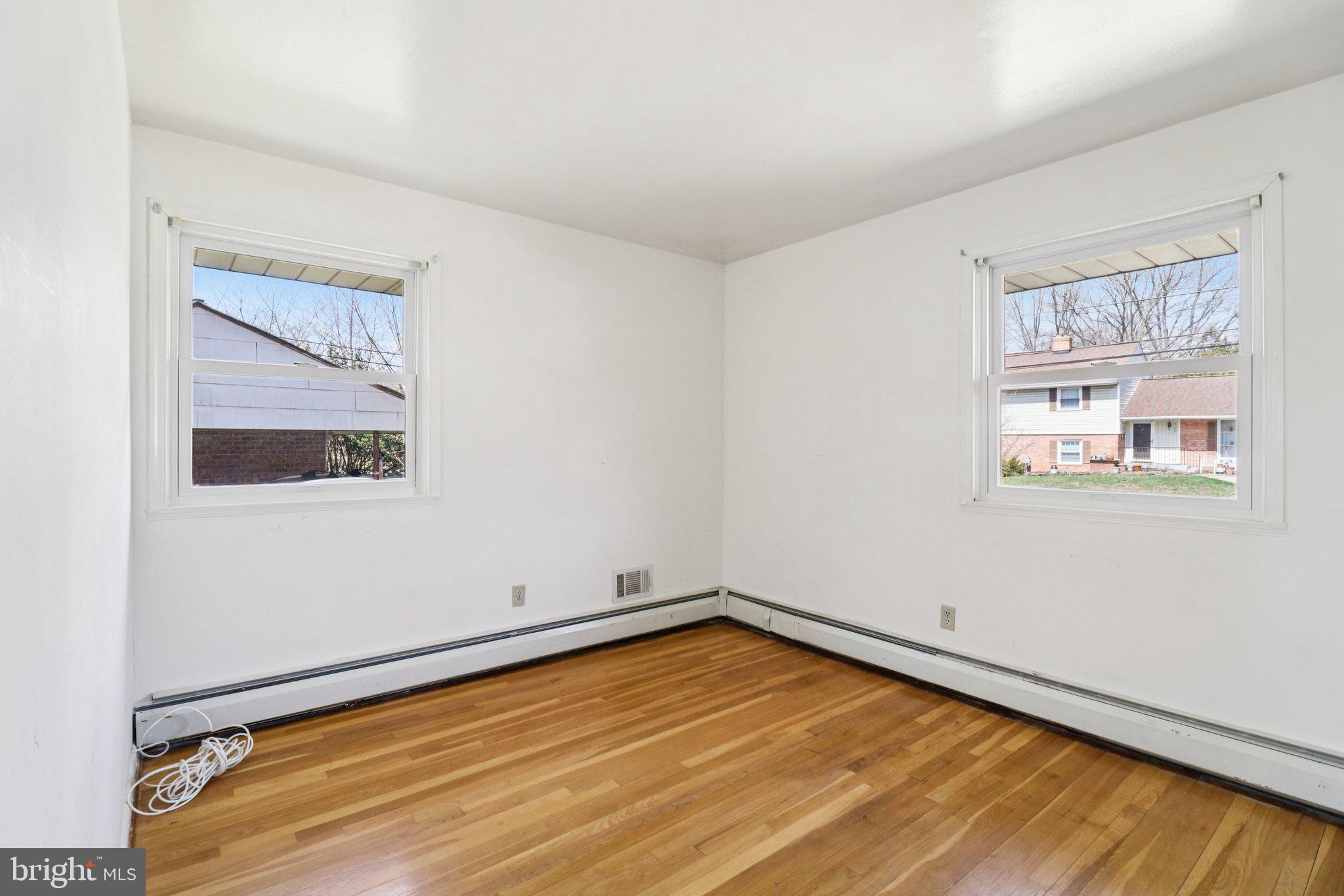 CALVERTON - Residential