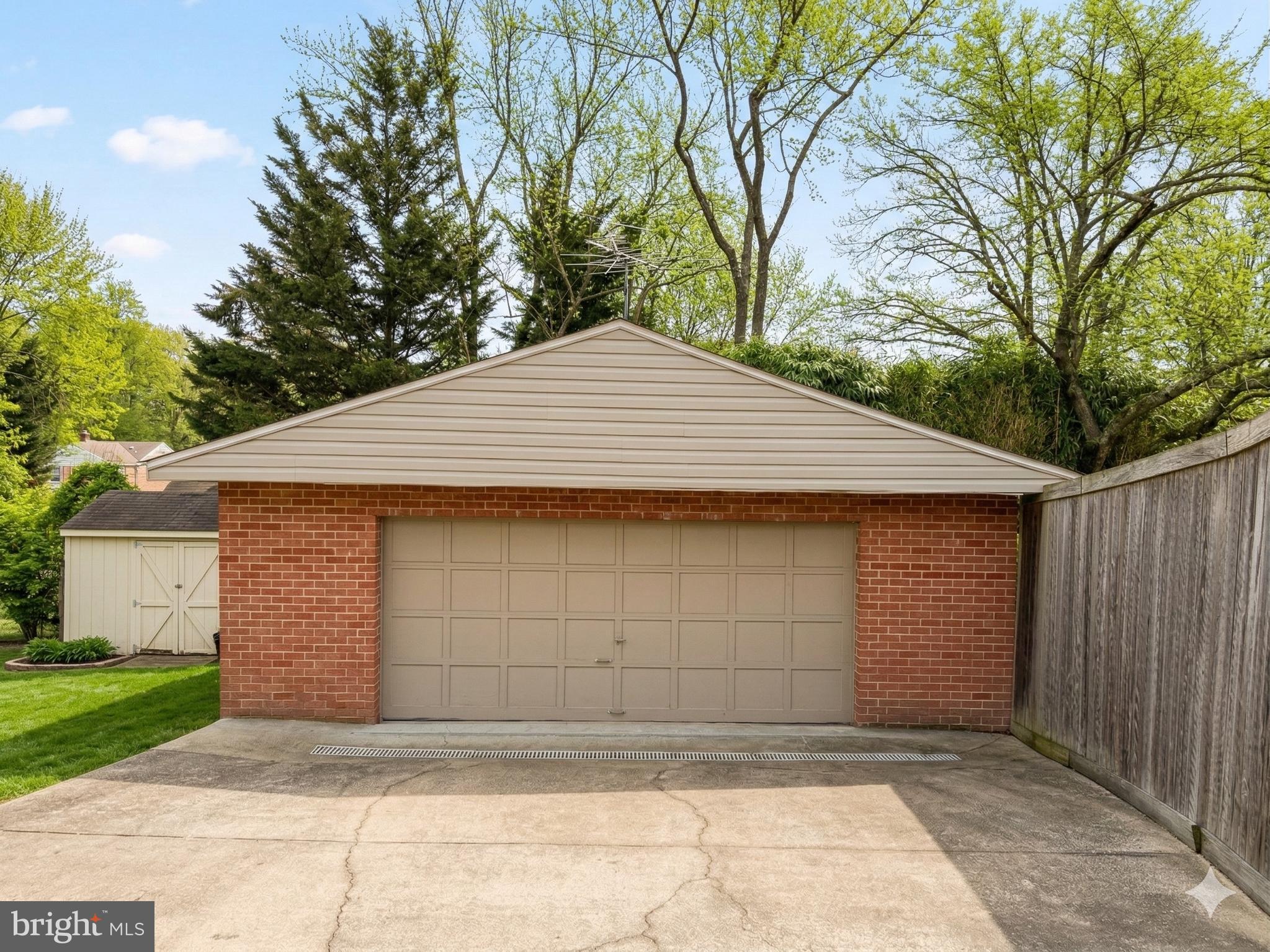 CALVERTON - Residential