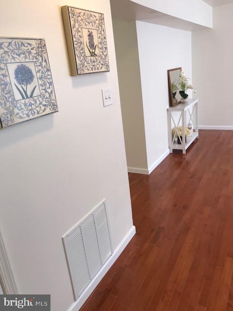 LONDON WOODS - Residential