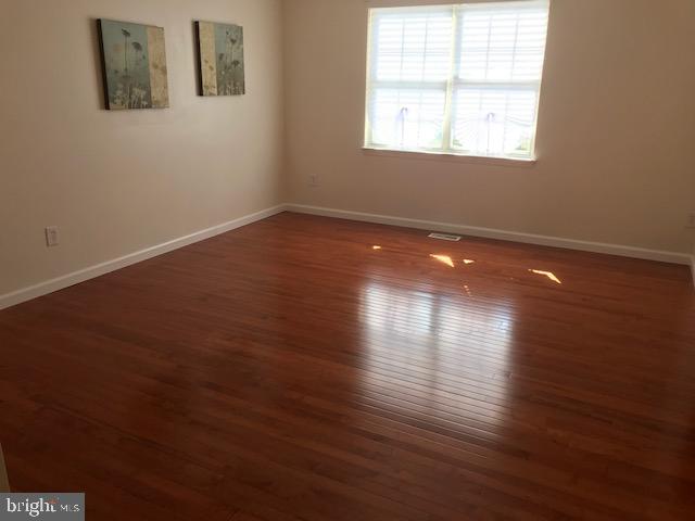 LONDON WOODS - Residential