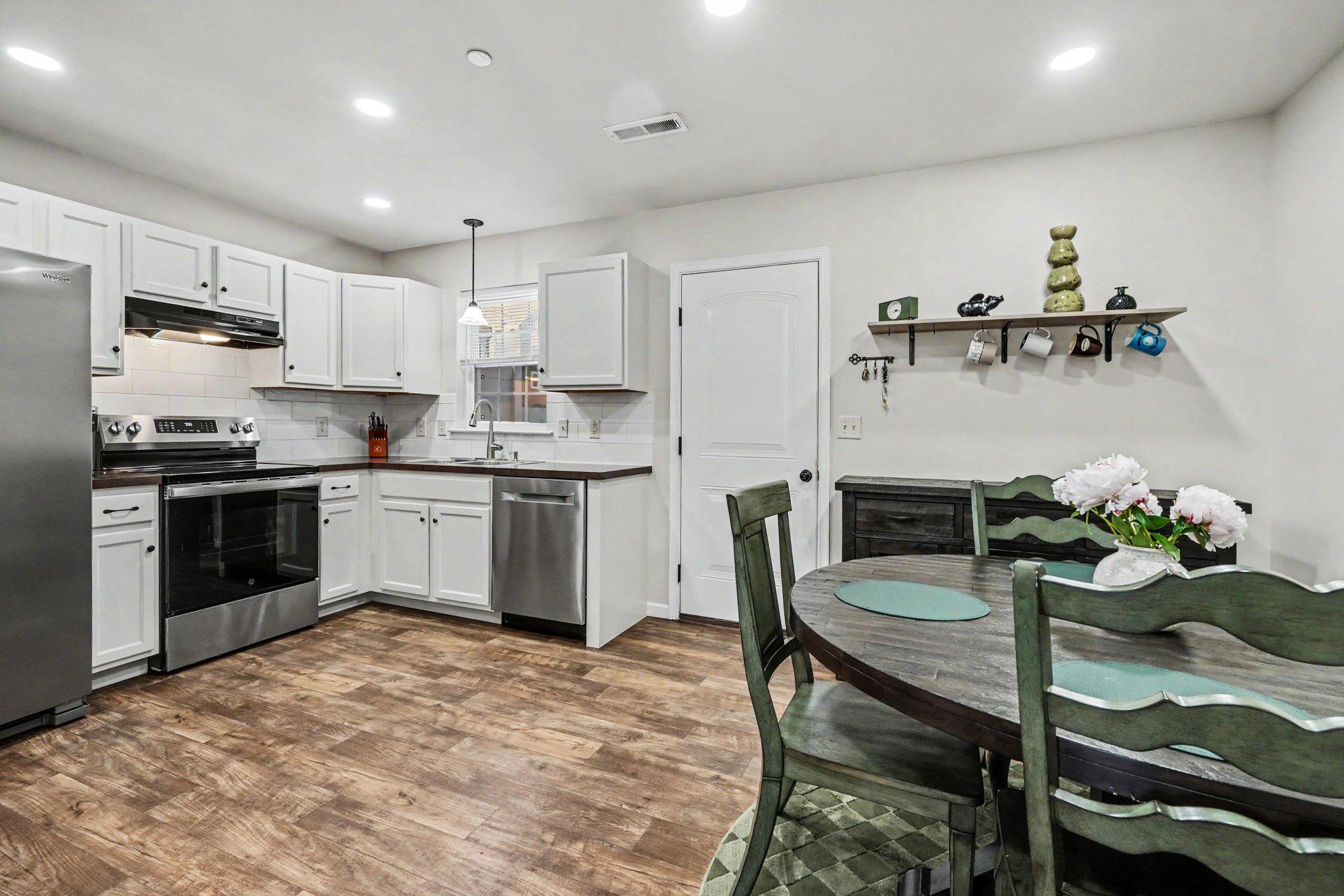 TRAIL SIDE - Residential
