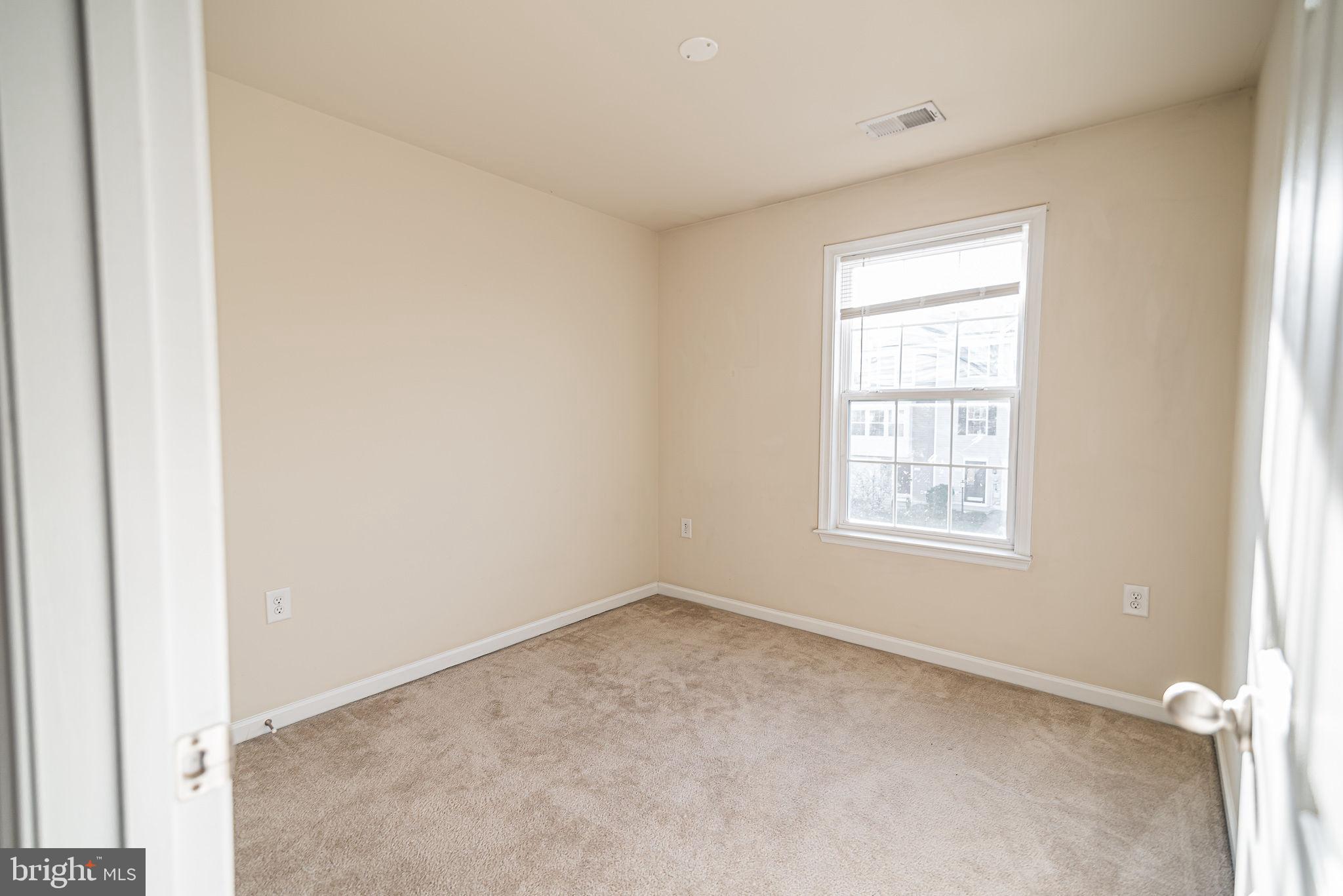 LAKELAND PLACE - Residential Lease