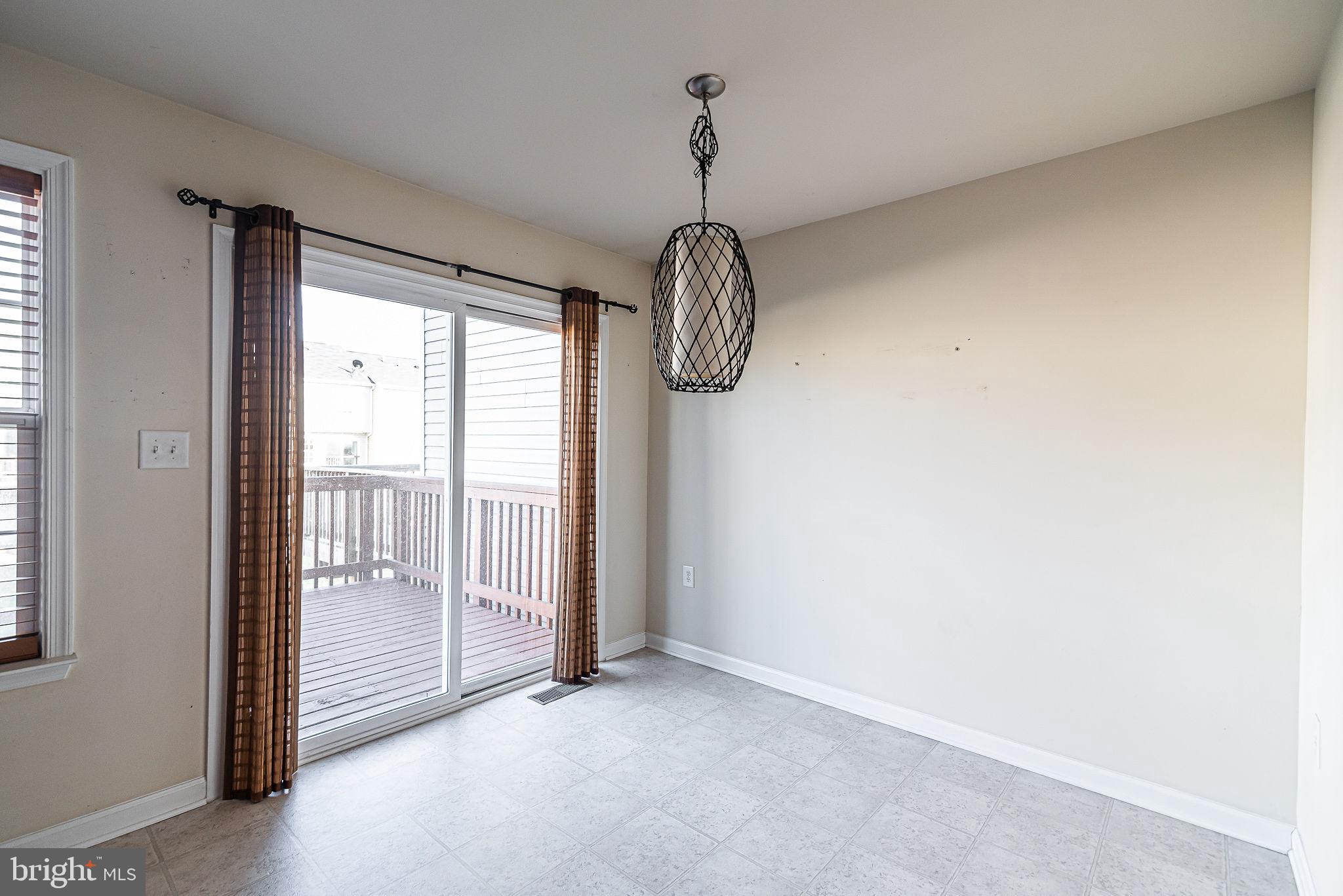 LAKELAND PLACE - Residential Lease