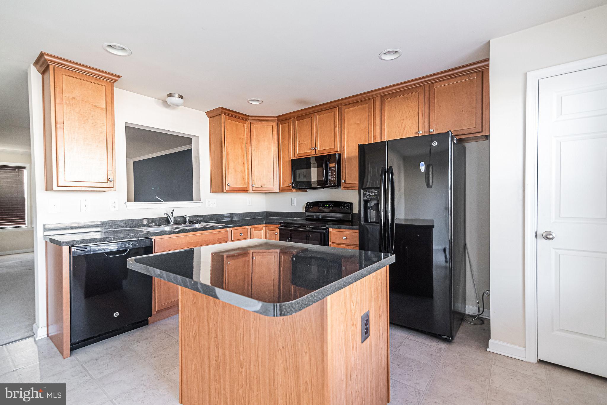 LAKELAND PLACE - Residential Lease