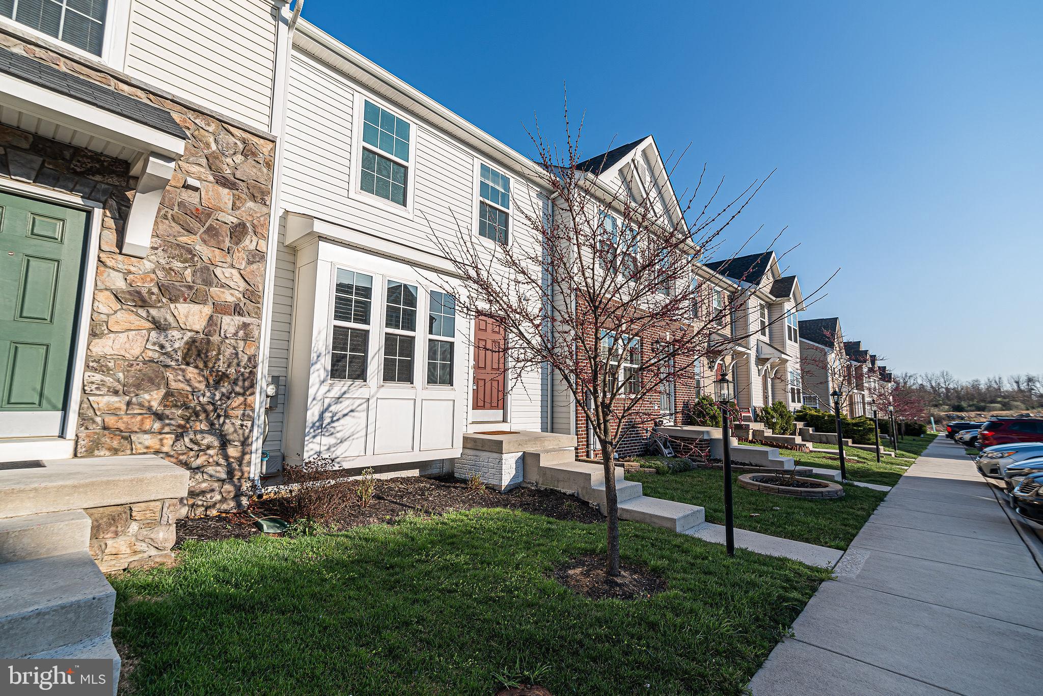 LAKELAND PLACE - Residential Lease