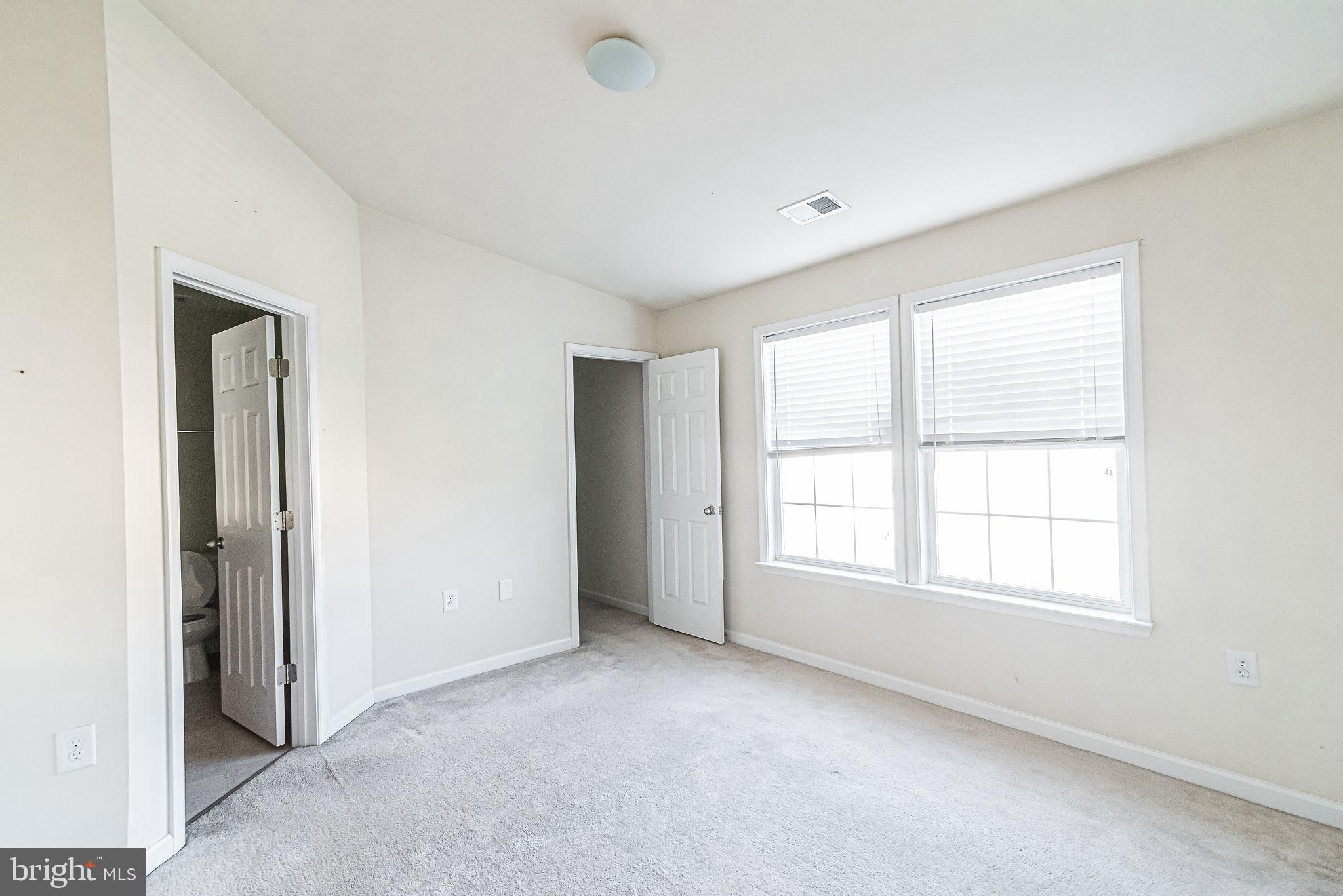 LAKELAND PLACE - Residential Lease