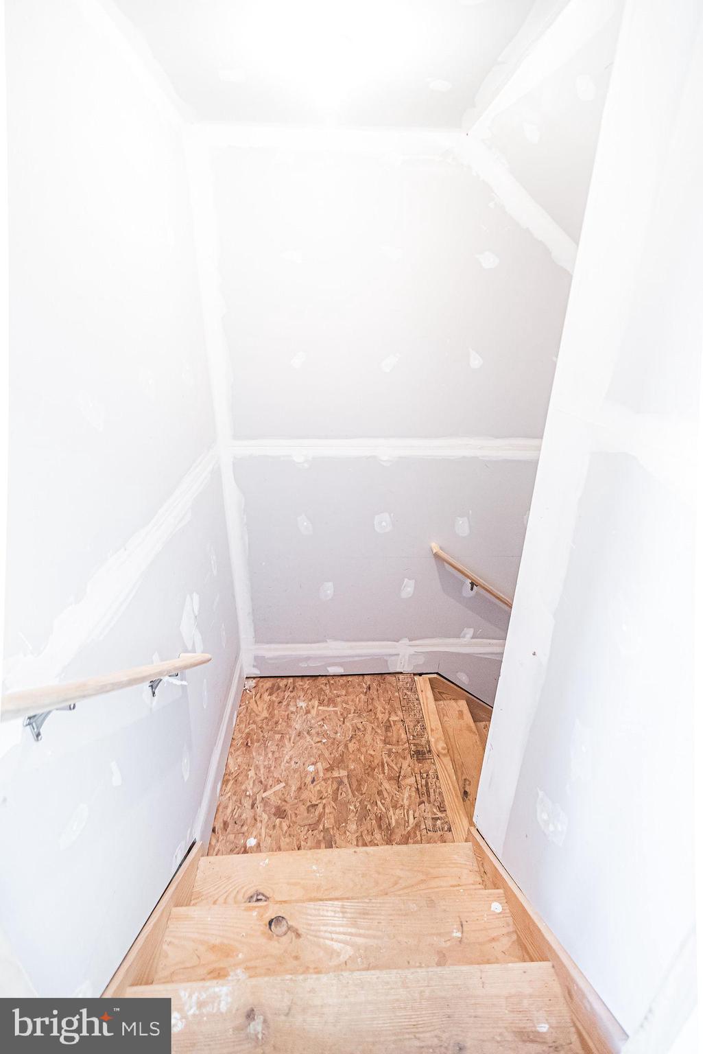 LAKELAND PLACE - Residential Lease