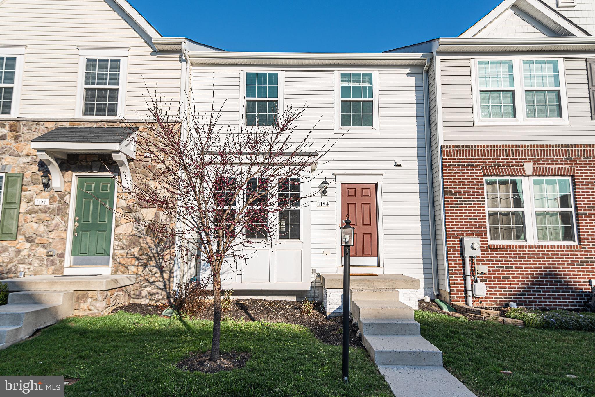 LAKELAND PLACE - Residential Lease