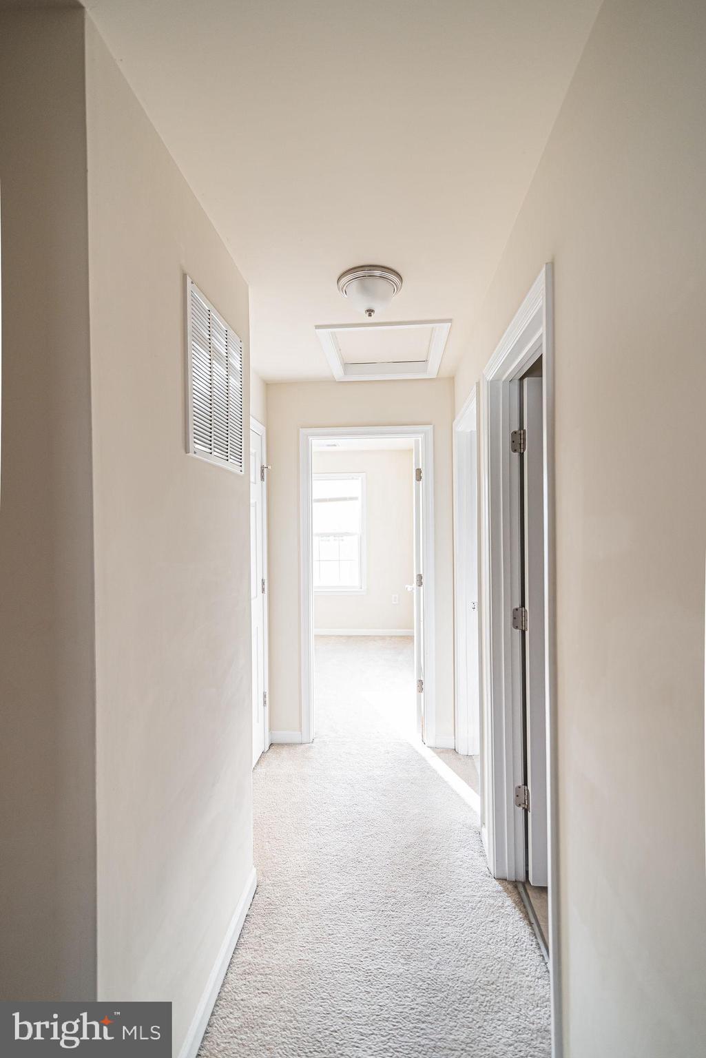 LAKELAND PLACE - Residential Lease