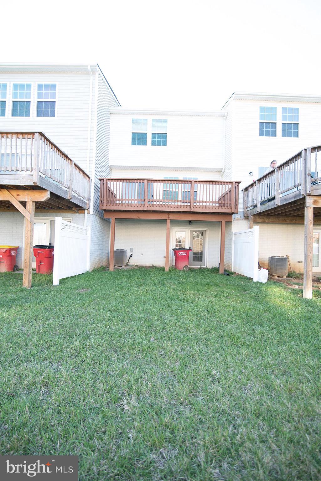 LAKELAND PLACE - Residential Lease