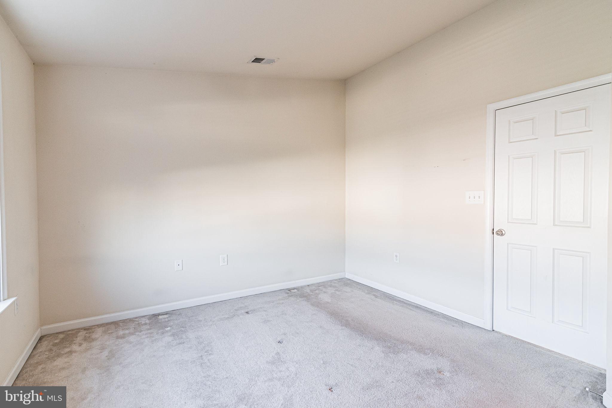 LAKELAND PLACE - Residential Lease