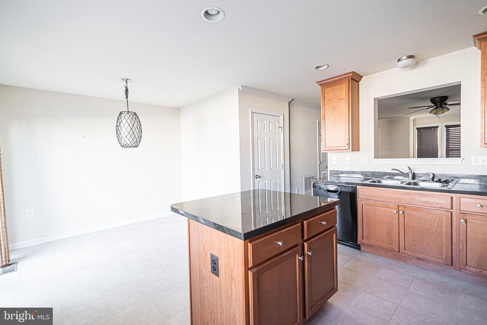 LAKELAND PLACE - Residential Lease