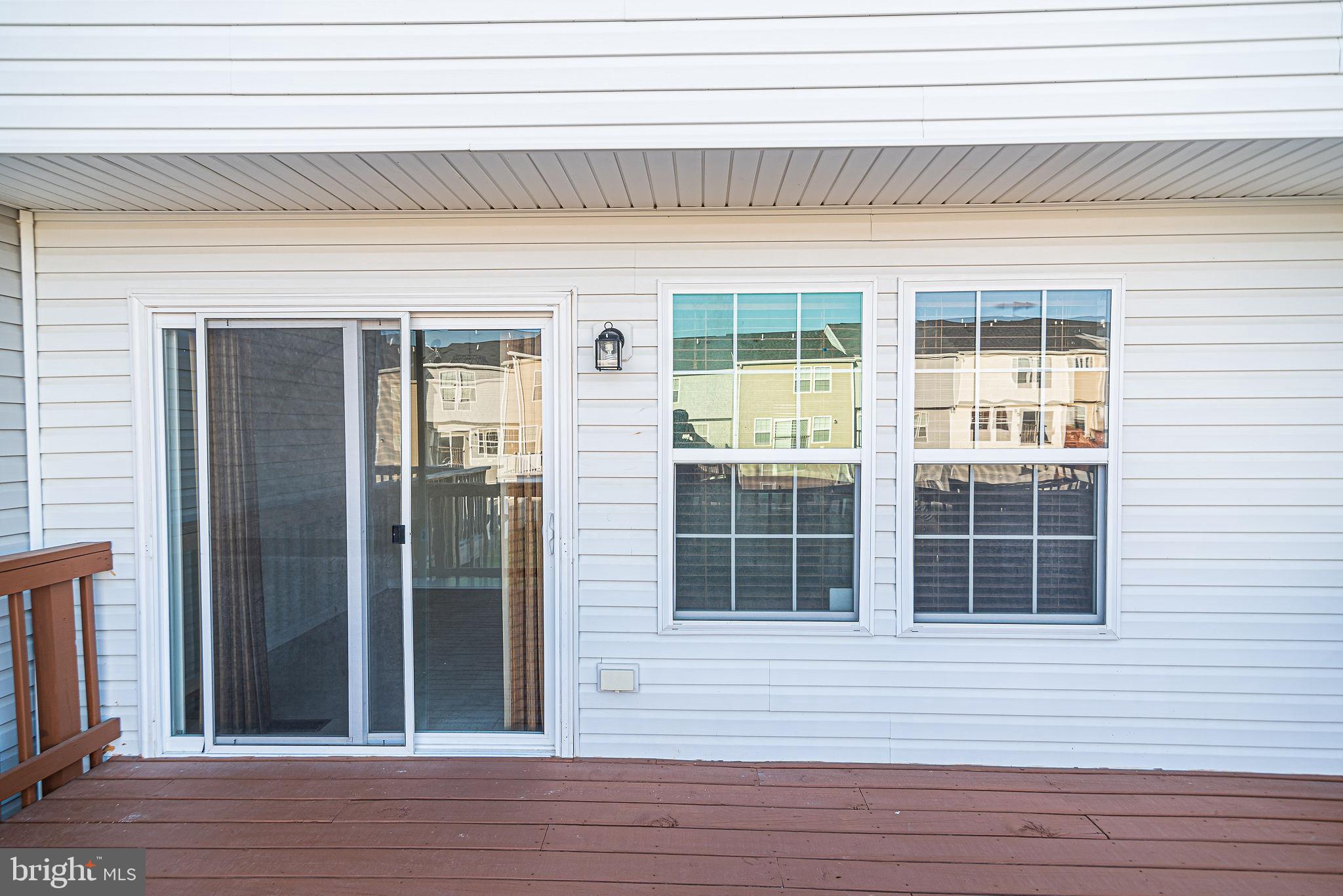 LAKELAND PLACE - Residential Lease