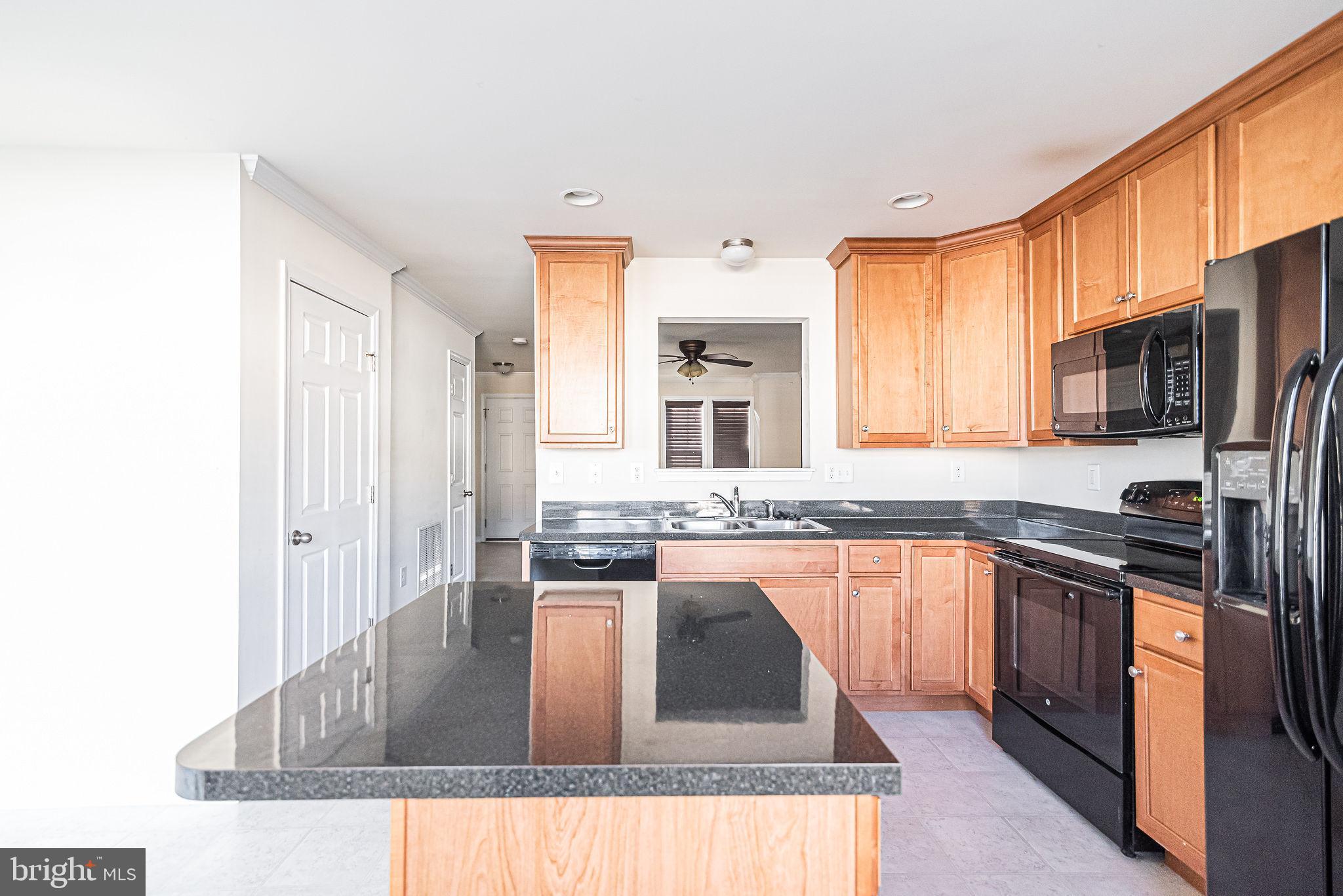 LAKELAND PLACE - Residential Lease