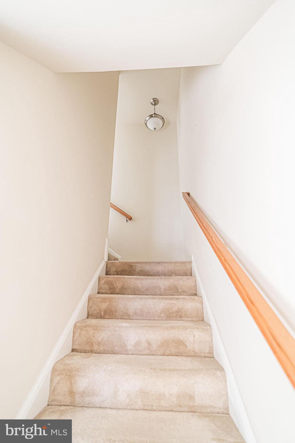 LAKELAND PLACE - Residential Lease