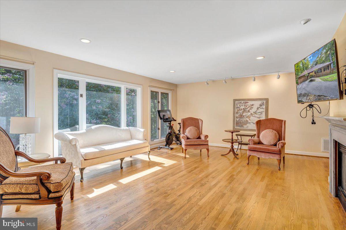 310 SADDLEBACK TRL