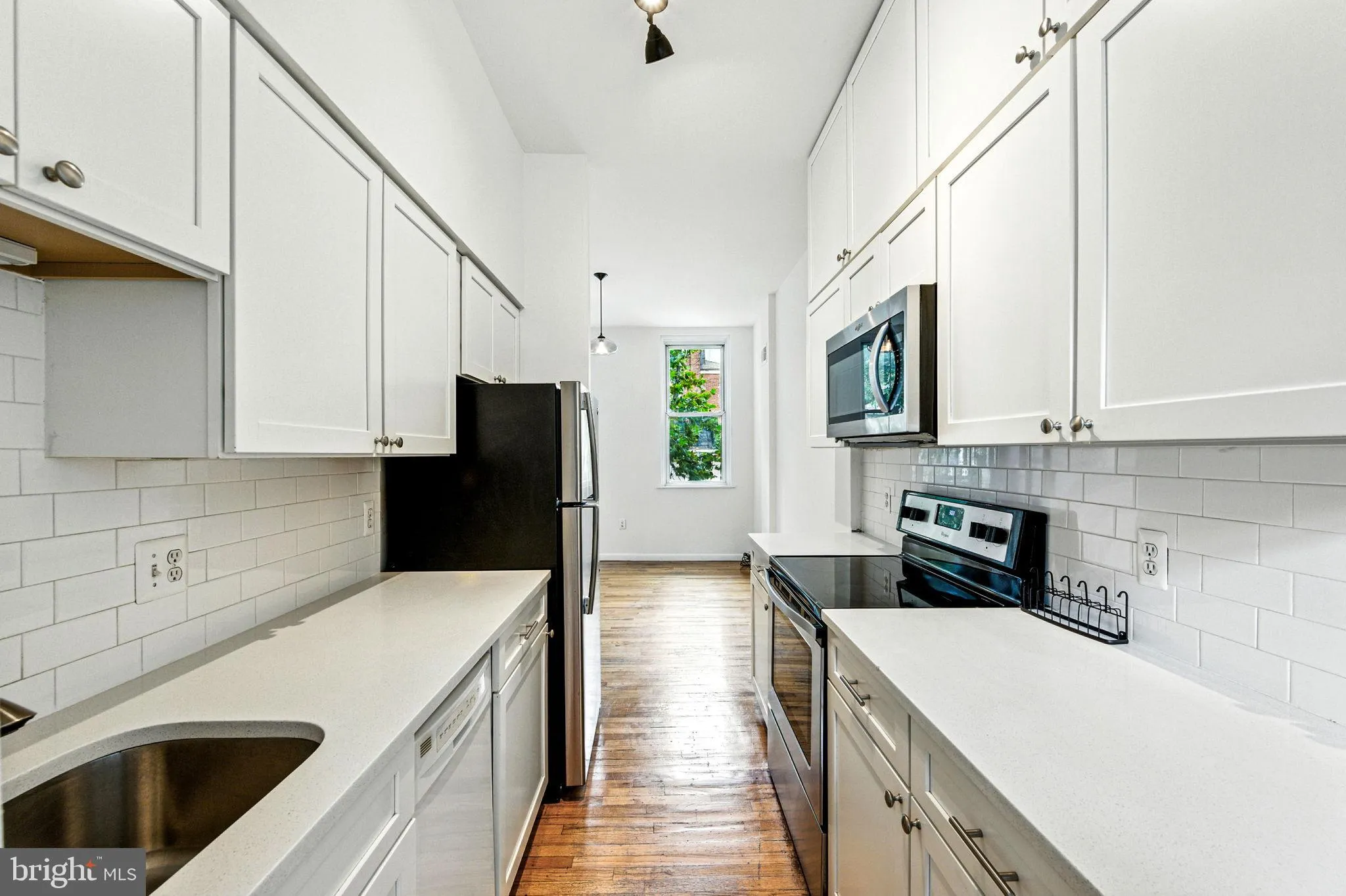 Philadelphia, Pennsylvania 19107, United States, 2 Bedrooms Bedrooms, ,1 BathroomBathrooms,Residential,Contingent,208535