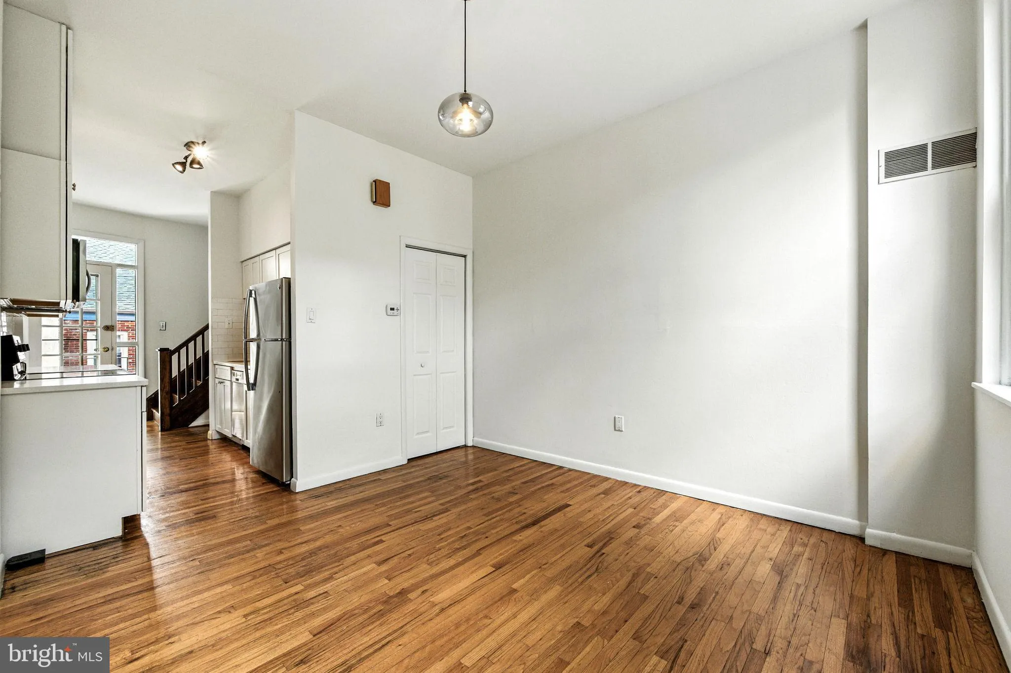 Philadelphia, Pennsylvania 19107, United States, 2 Bedrooms Bedrooms, ,1 BathroomBathrooms,Residential,Contingent,208535
