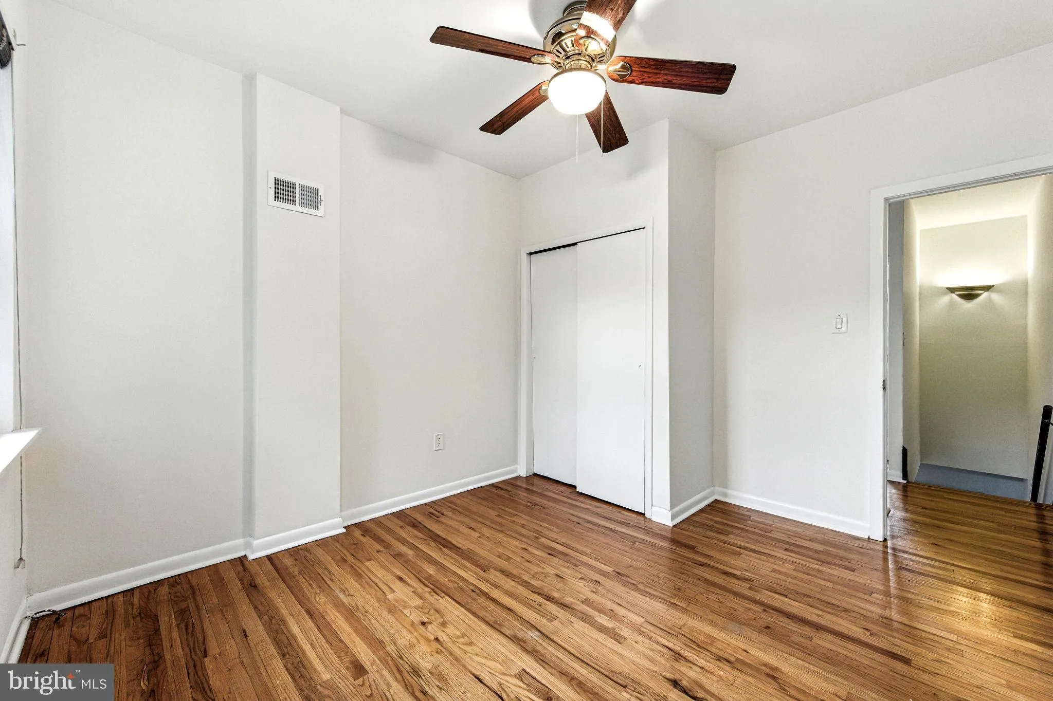 Philadelphia, Pennsylvania 19107, United States, 2 Bedrooms Bedrooms, ,1 BathroomBathrooms,Residential,Contingent,208535