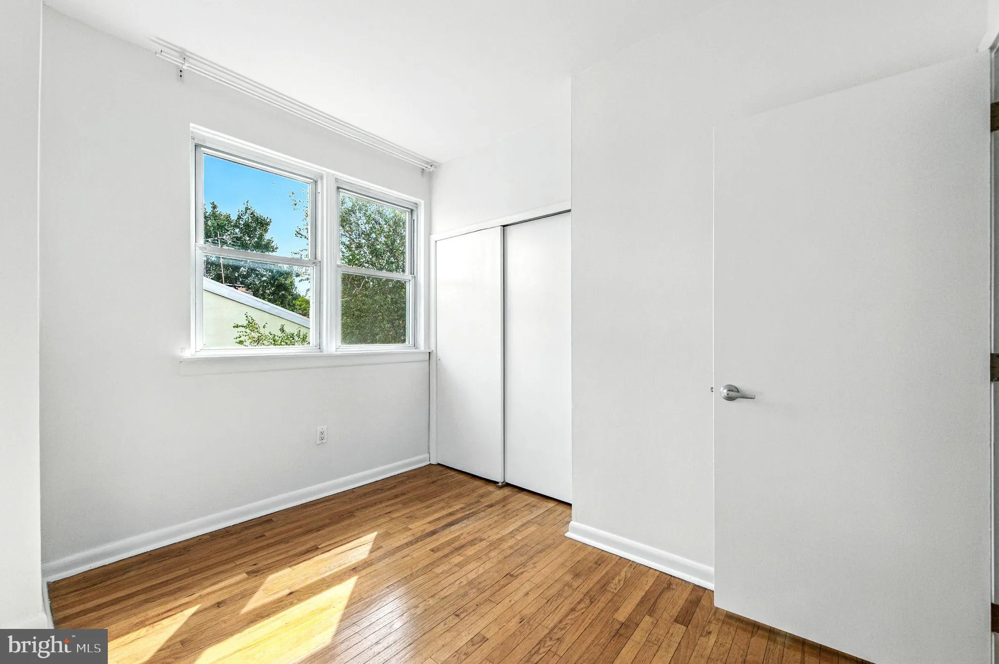 Philadelphia, Pennsylvania 19107, United States, 2 Bedrooms Bedrooms, ,1 BathroomBathrooms,Residential,Contingent,208535