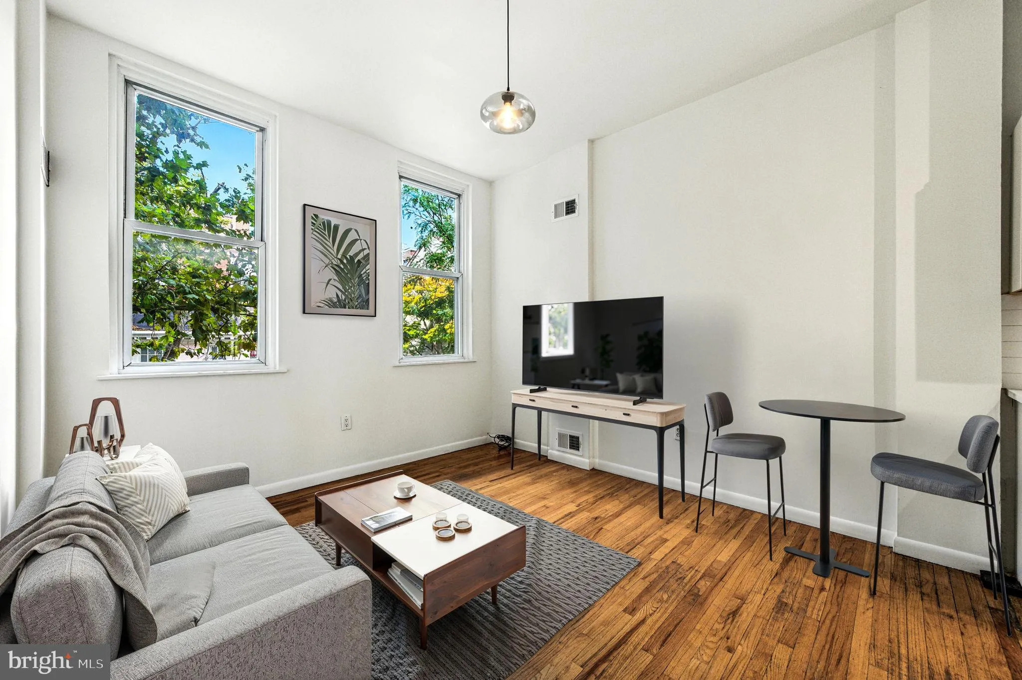 Philadelphia, Pennsylvania 19107, United States, 2 Bedrooms Bedrooms, ,1 BathroomBathrooms,Residential,Contingent,208535