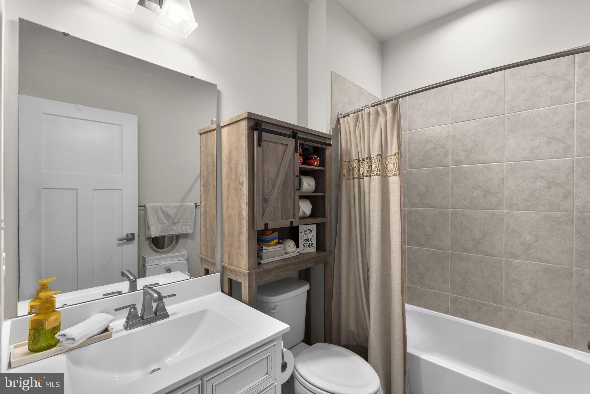 GREENLEIGH AT CROSSROADS - Residential Lease