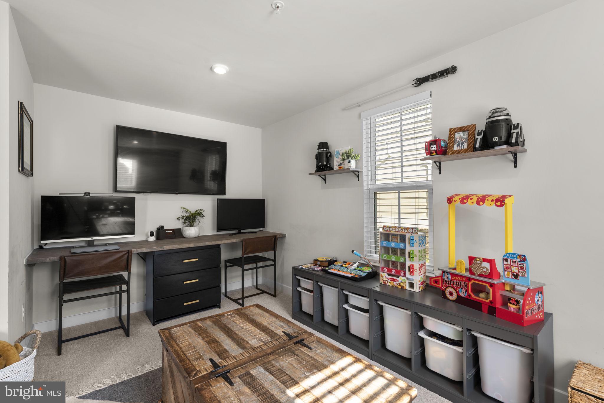 GREENLEIGH AT CROSSROADS - Residential Lease