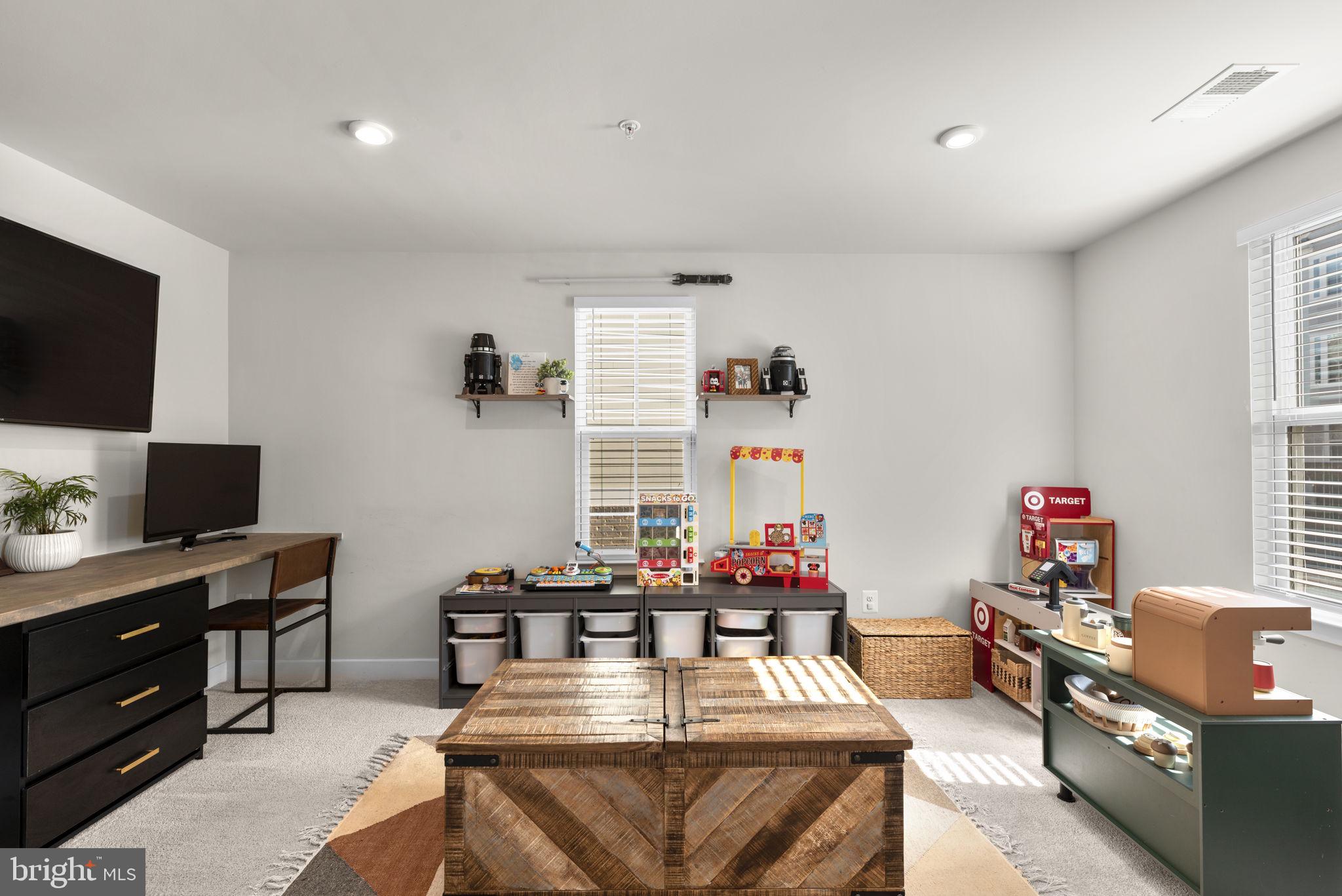 GREENLEIGH AT CROSSROADS - Residential Lease