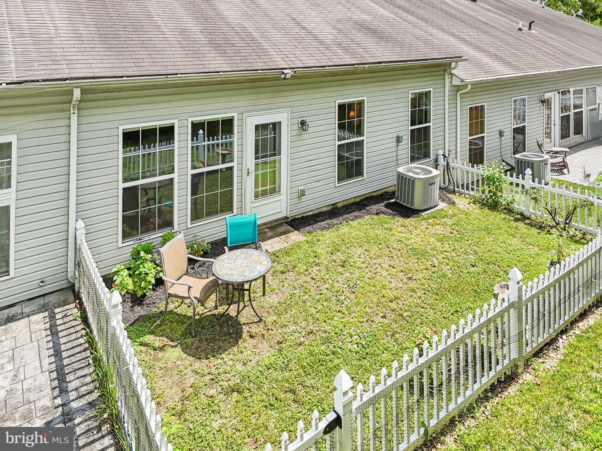 GUILFORD MEWS - Residential