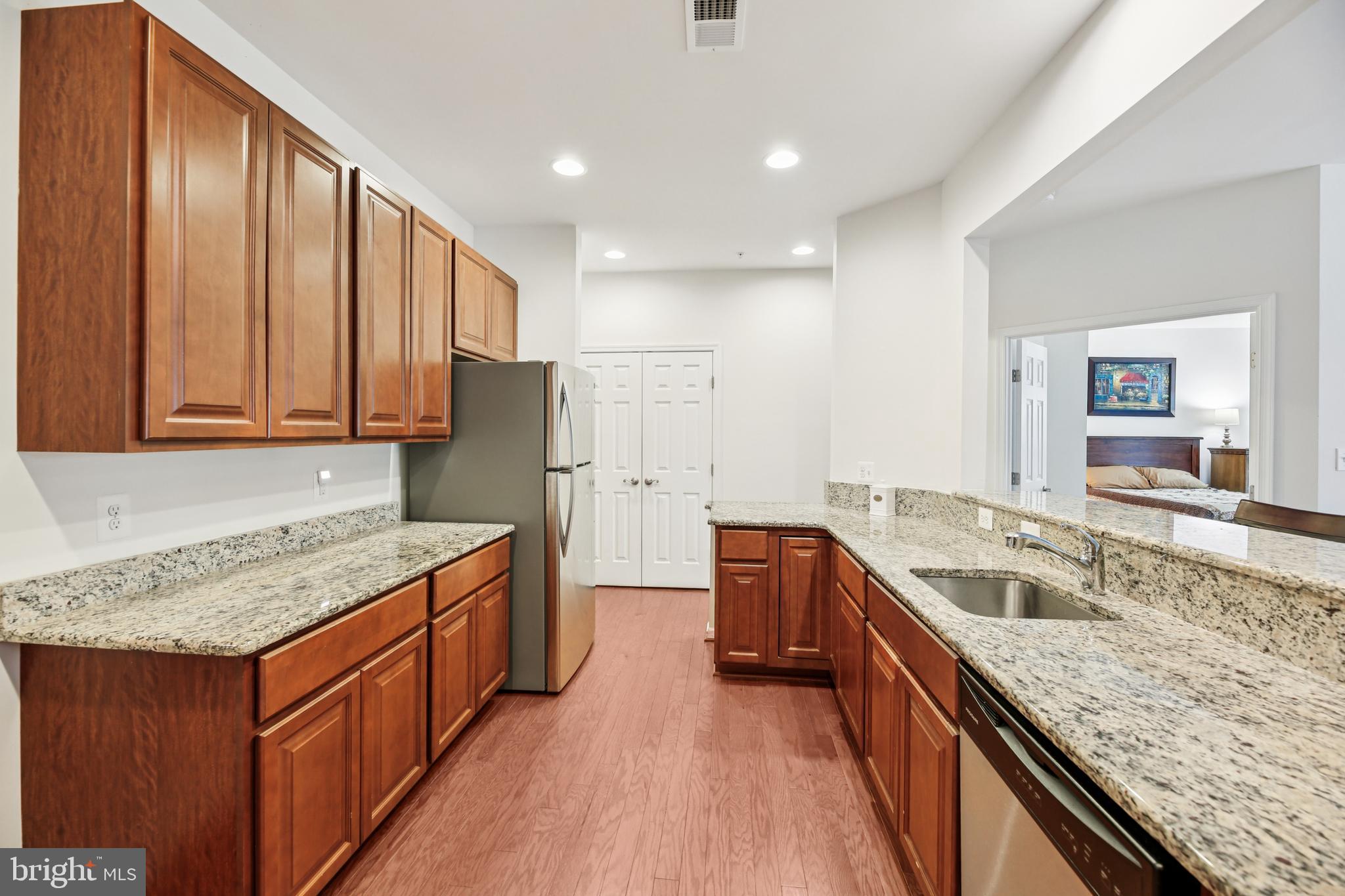 GUILFORD MEWS - Residential