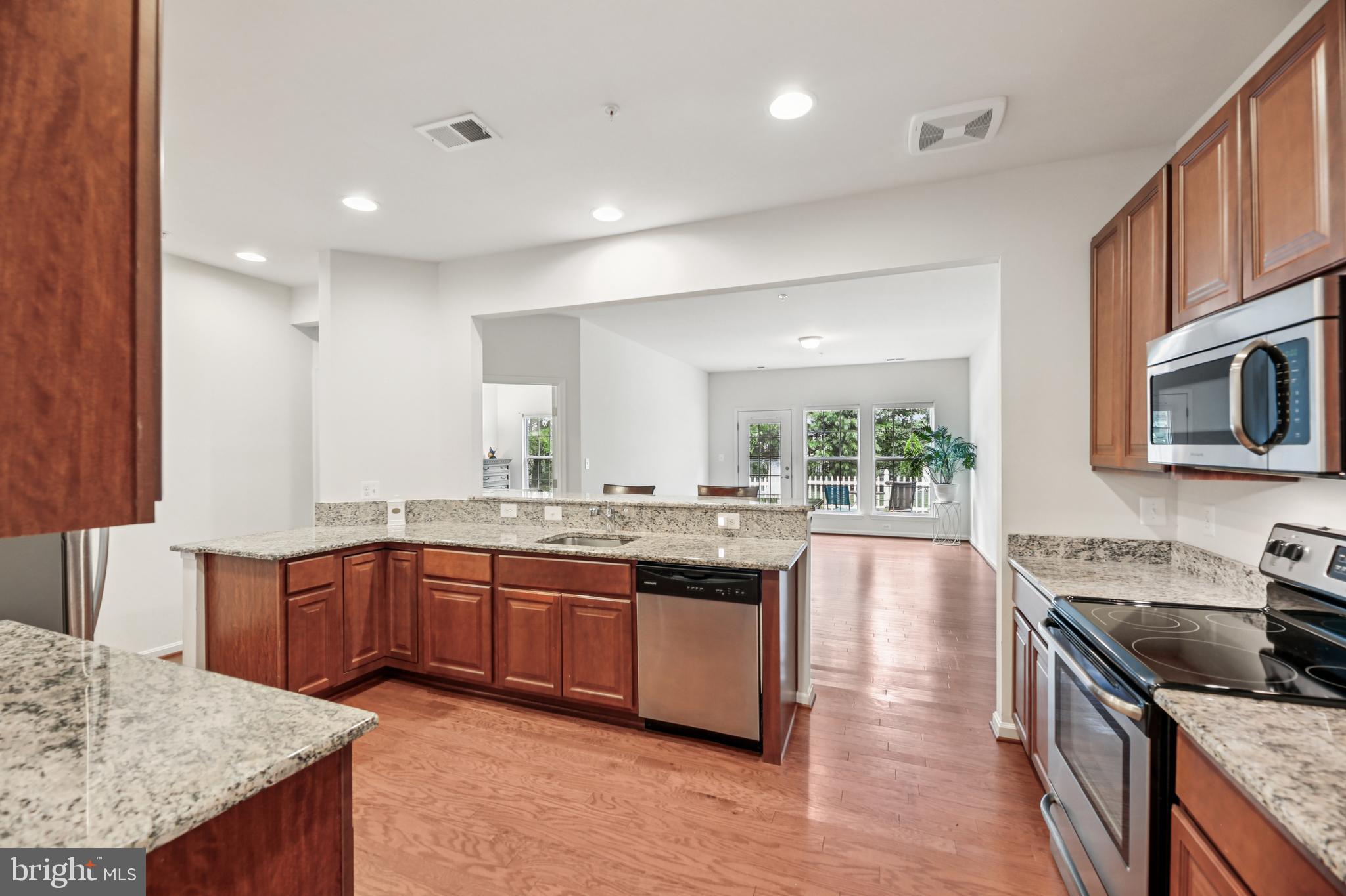 GUILFORD MEWS - Residential