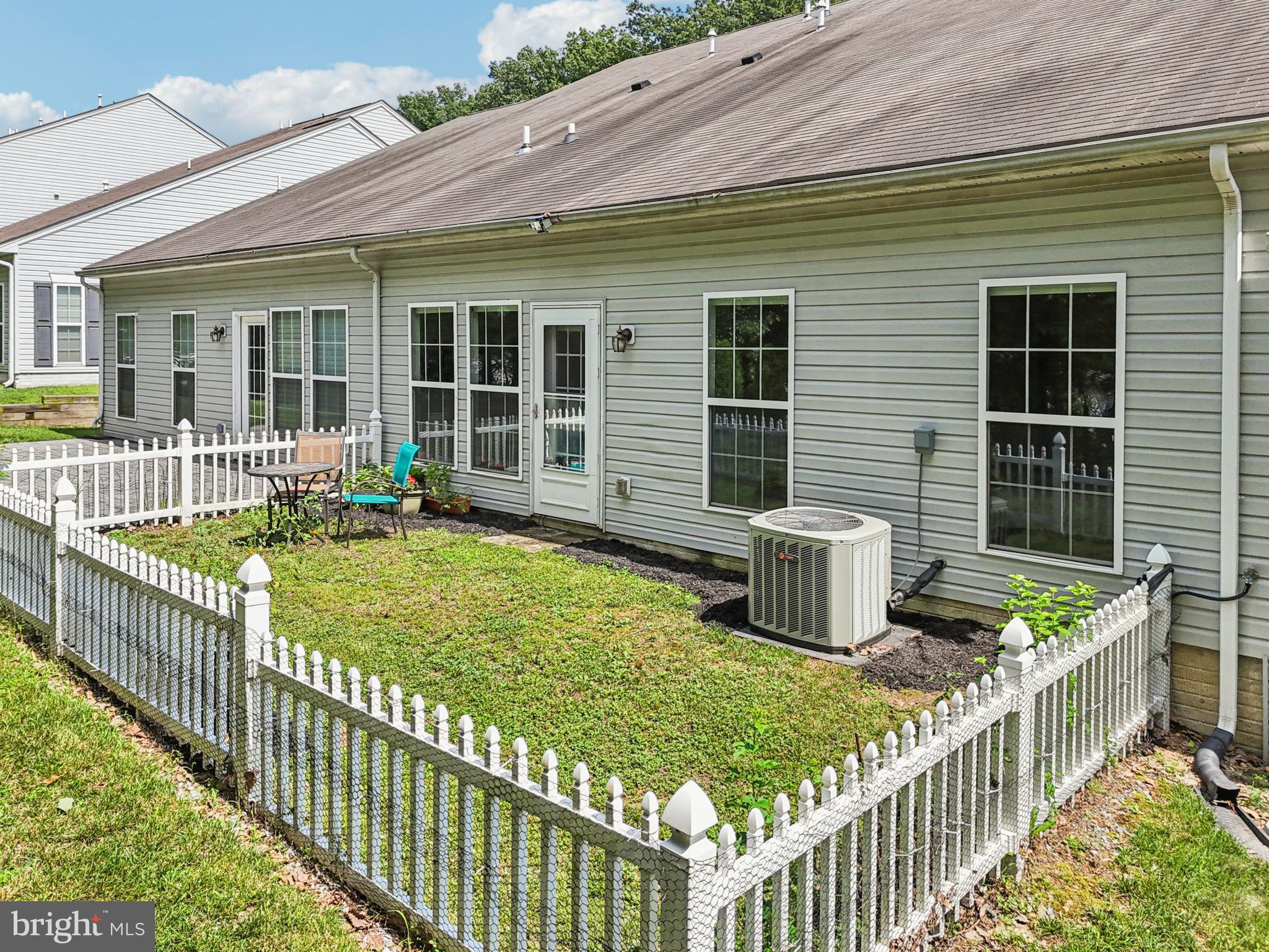 GUILFORD MEWS - Residential